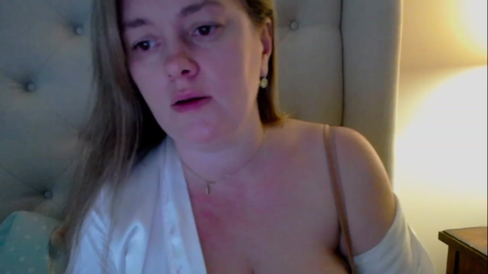 Gallery image thumbnail from J0llye's myfreecams stream on, 03/21/2023, 21:33 image 12 of 20