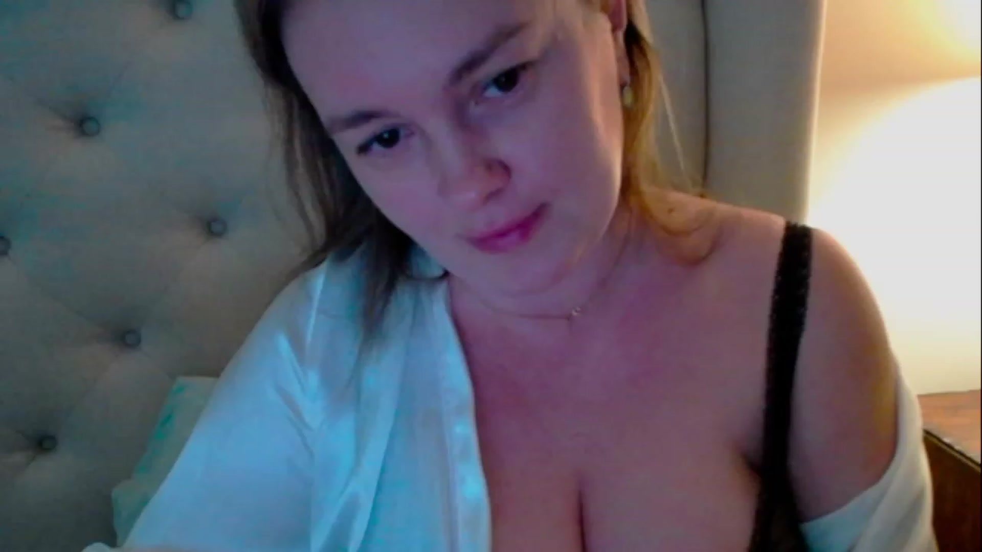 Gallery image thumbnail from J0llye's myfreecams stream on, 03/22/2023, 21:12 image 5 of 20