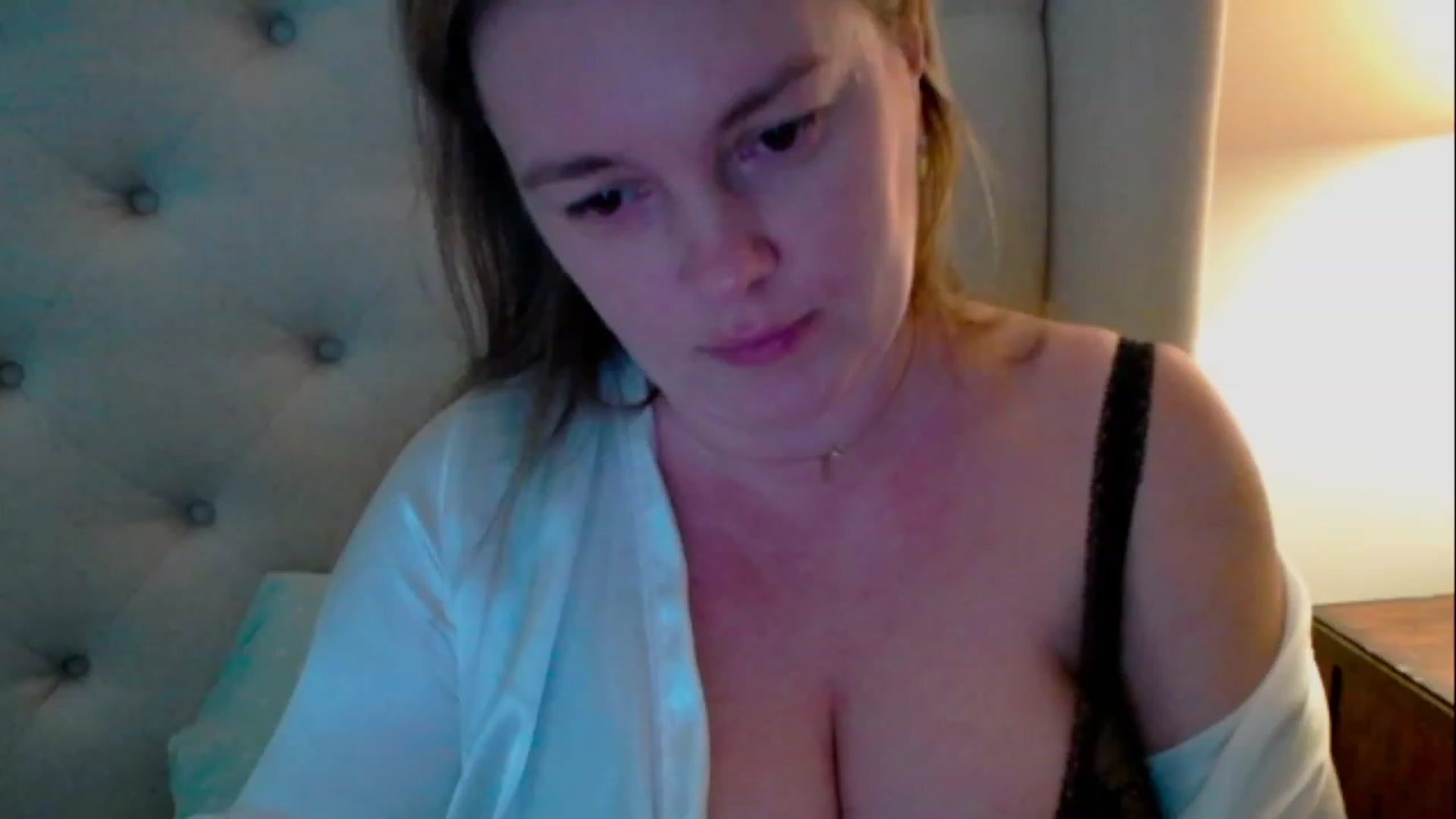 Gallery image thumbnail from J0llye's myfreecams stream on, 03/22/2023, 21:12 image 3 of 20