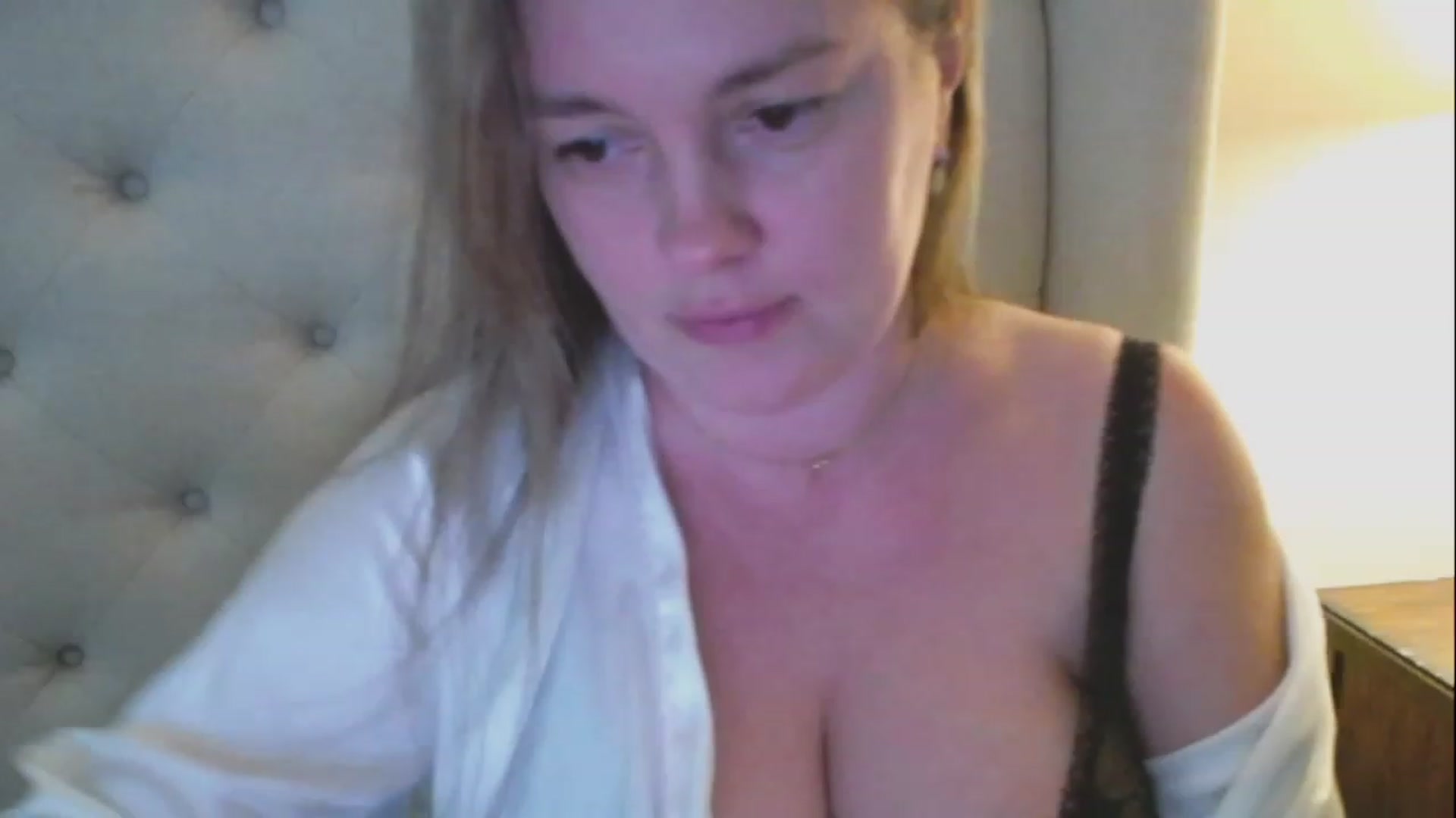 Gallery image thumbnail from J0llye's myfreecams stream on, 03/22/2023, 21:12 image 8 of 20