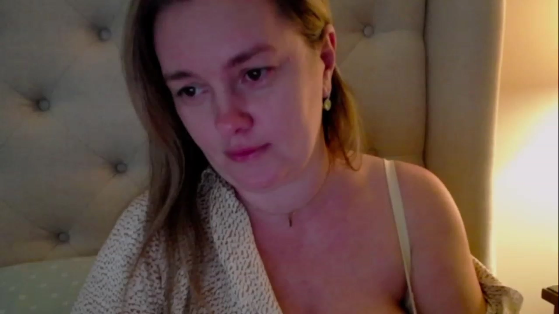 Gallery image thumbnail from J0llye's myfreecams stream on, 03/25/2023, 21:42 image 11 of 20