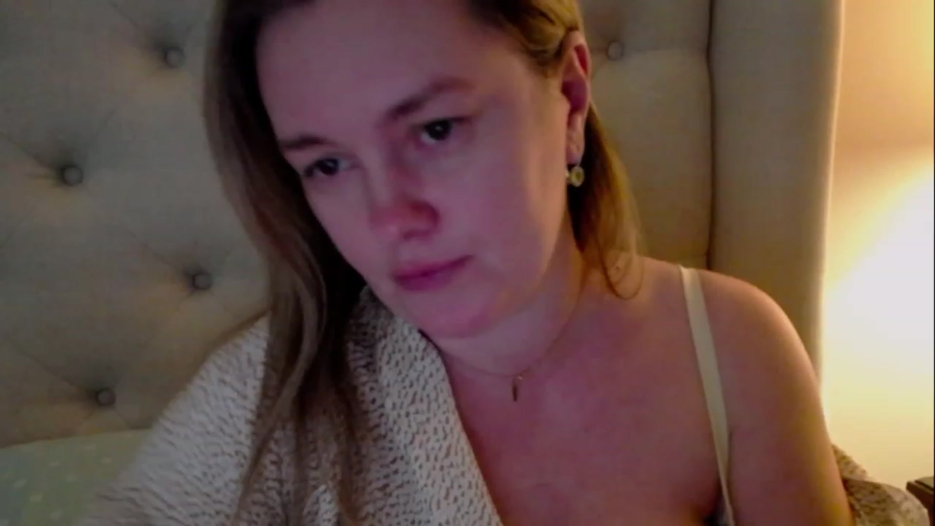 Gallery image thumbnail from J0llye's myfreecams stream on, 03/25/2023, 21:42 image 13 of 20