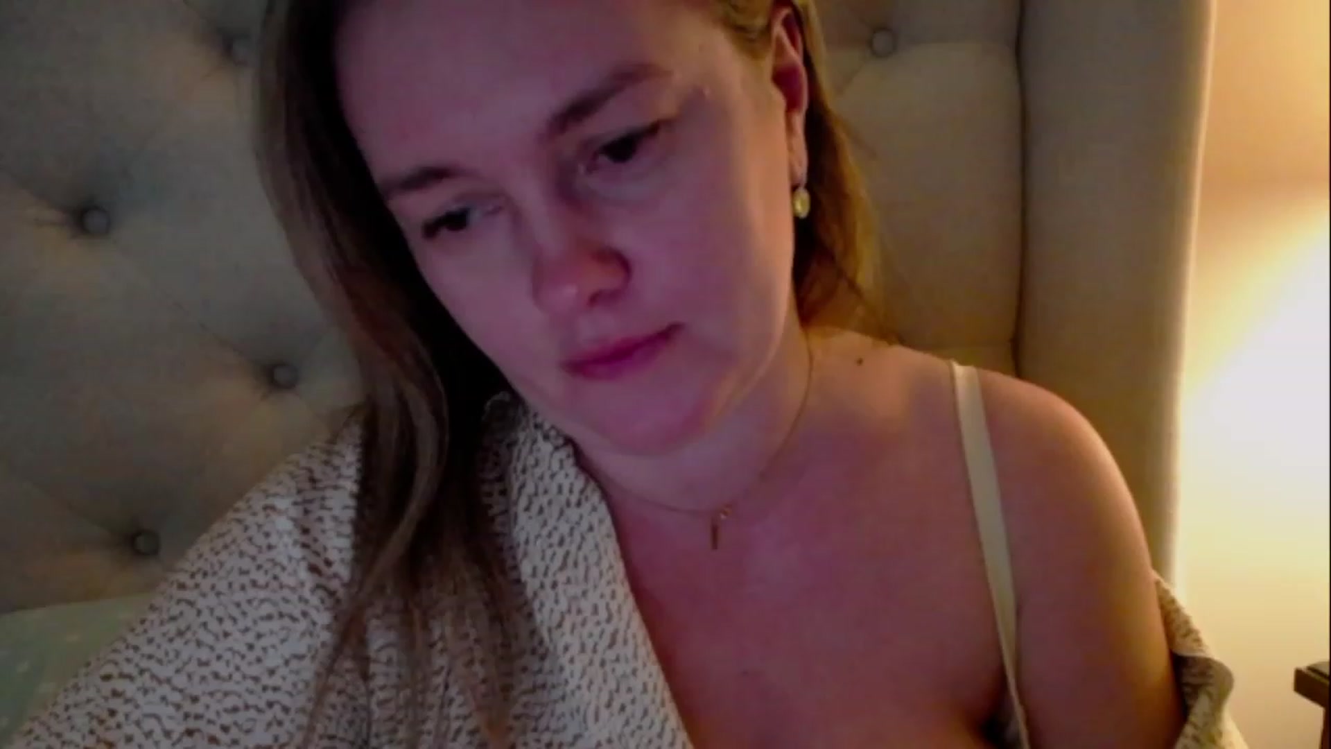 Gallery image thumbnail from J0llye's myfreecams stream on, 03/25/2023, 21:42 image 6 of 20