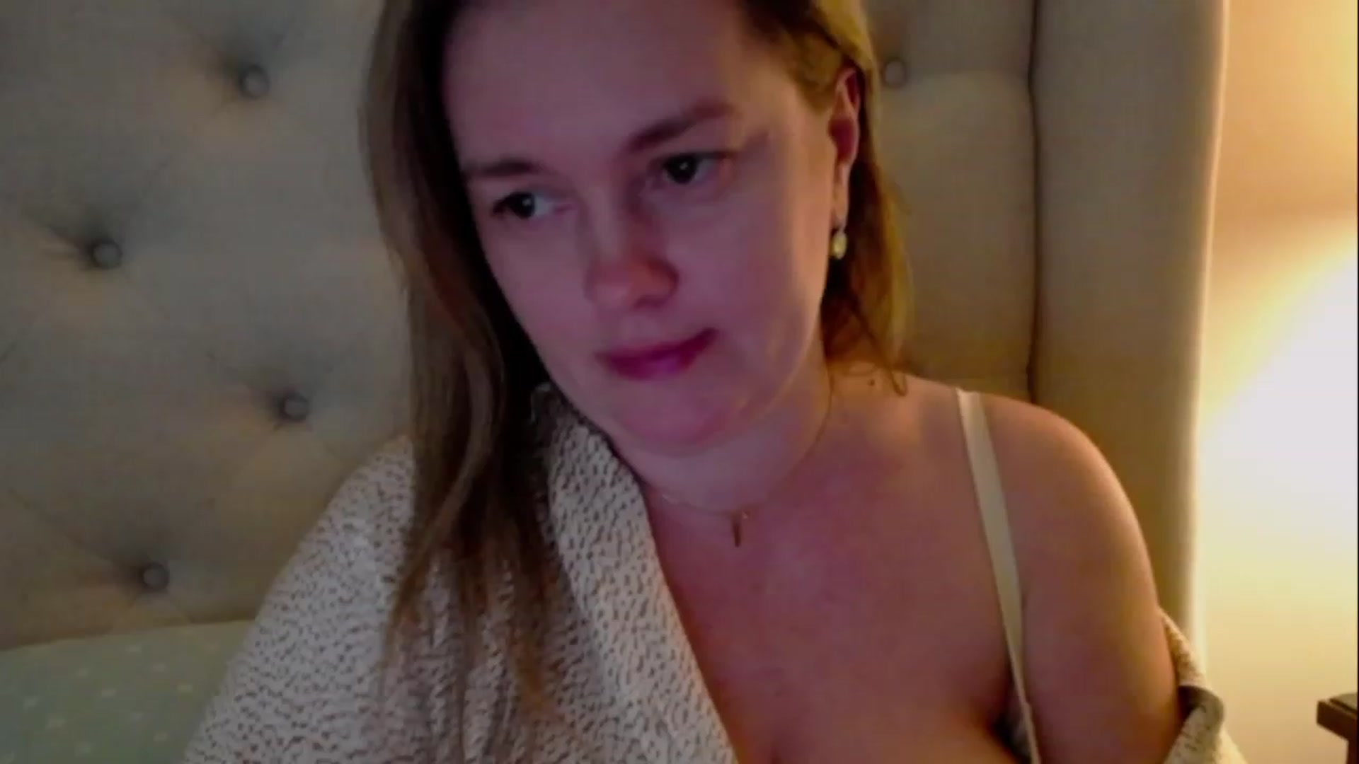 Gallery image thumbnail from J0llye's myfreecams stream on, 03/25/2023, 21:42 image 9 of 20