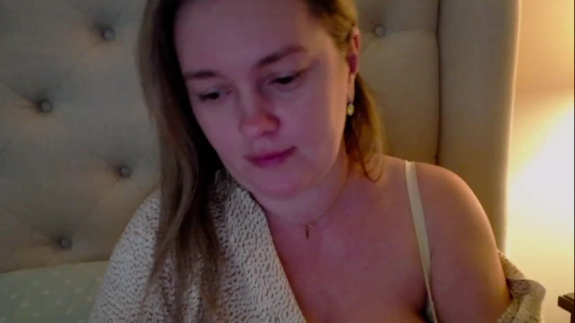 Gallery image thumbnail from J0llye's myfreecams stream on, 03/25/2023, 21:42 image 12 of 20