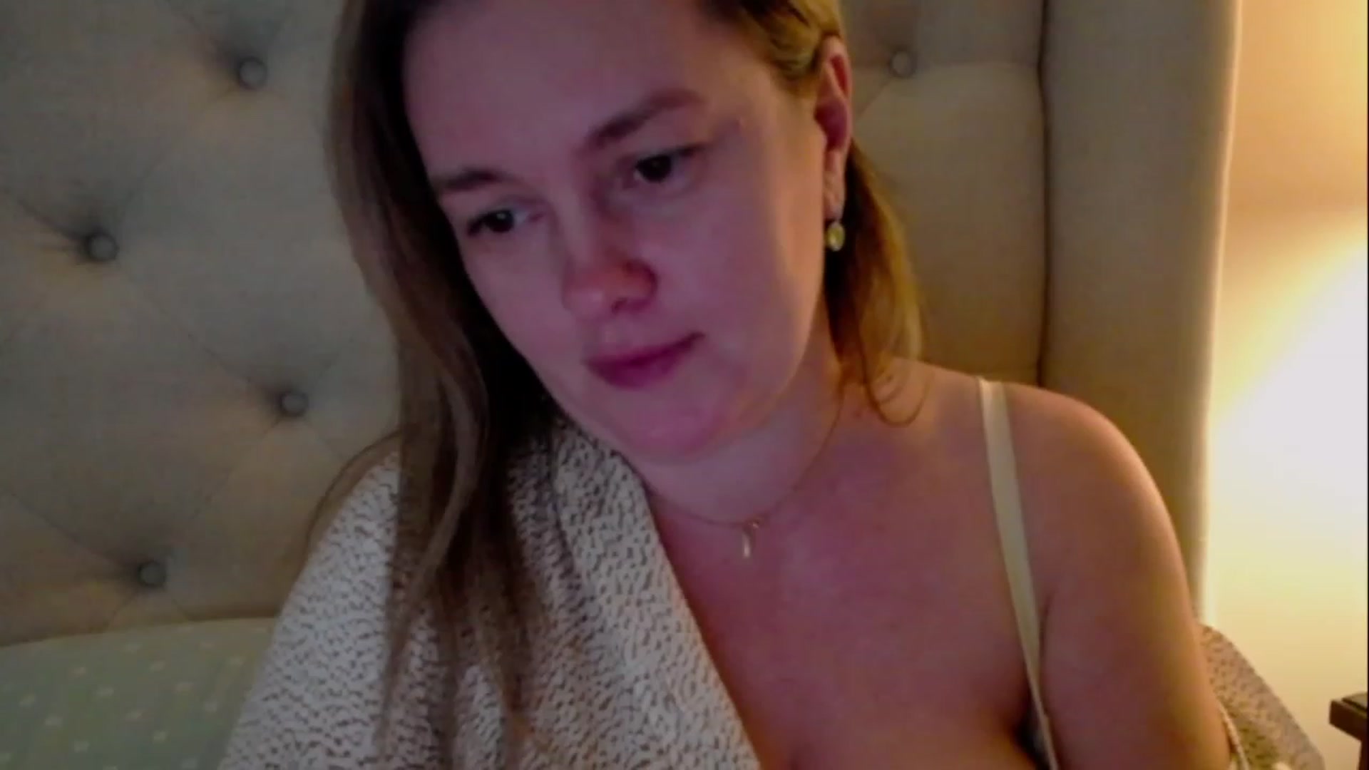 Gallery image thumbnail from J0llye's myfreecams stream on, 03/25/2023, 21:42 image 18 of 20