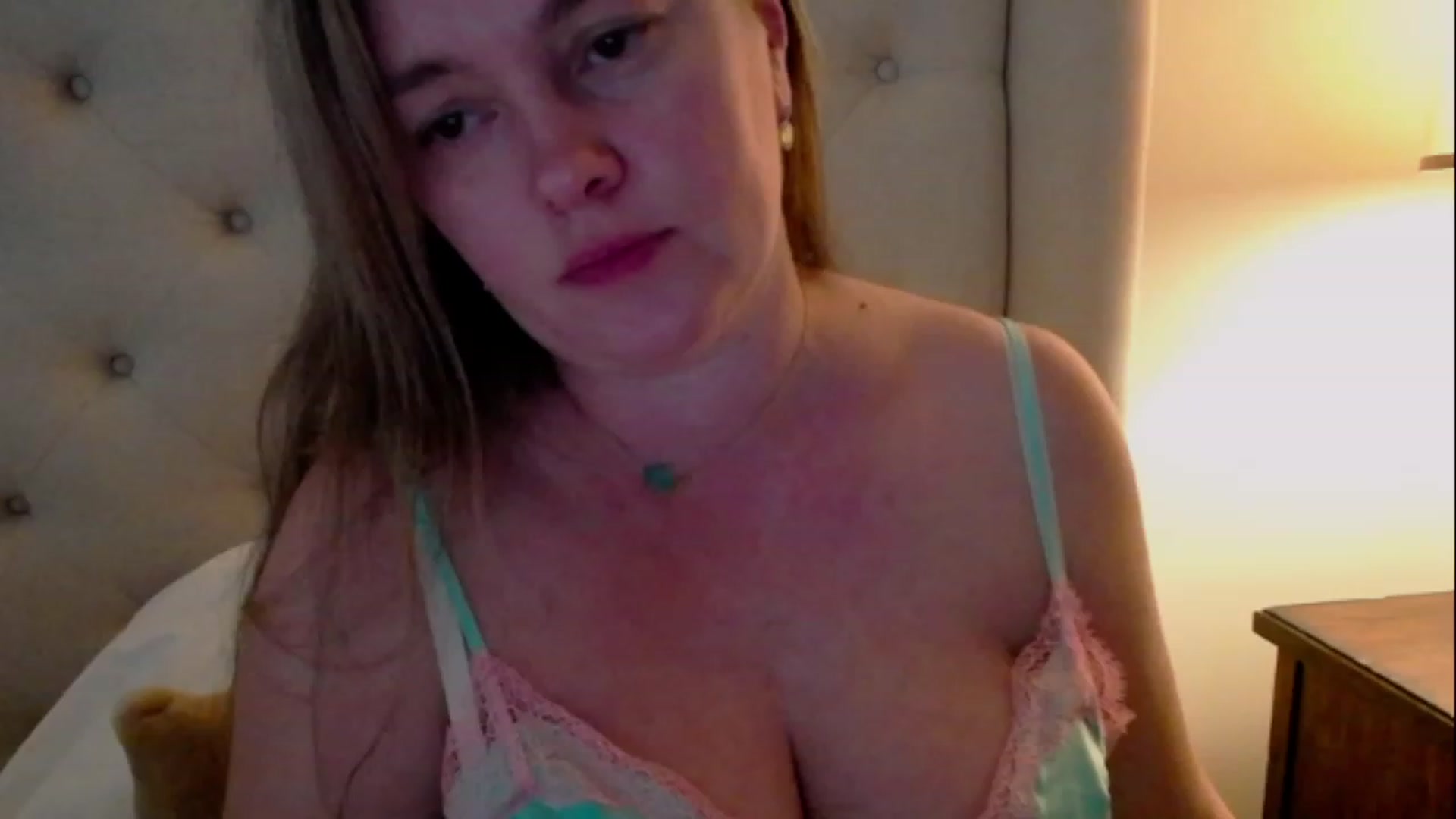 Gallery image thumbnail from J0llye's myfreecams stream on, 03/27/2023, 19:25 image 2 of 20