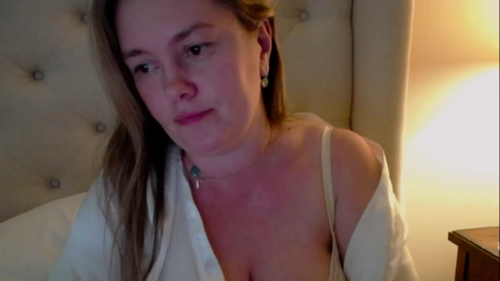 Gallery image thumbnail from J0llye's myfreecams stream on, 03/28/2023, 20:39 image 19 of 20