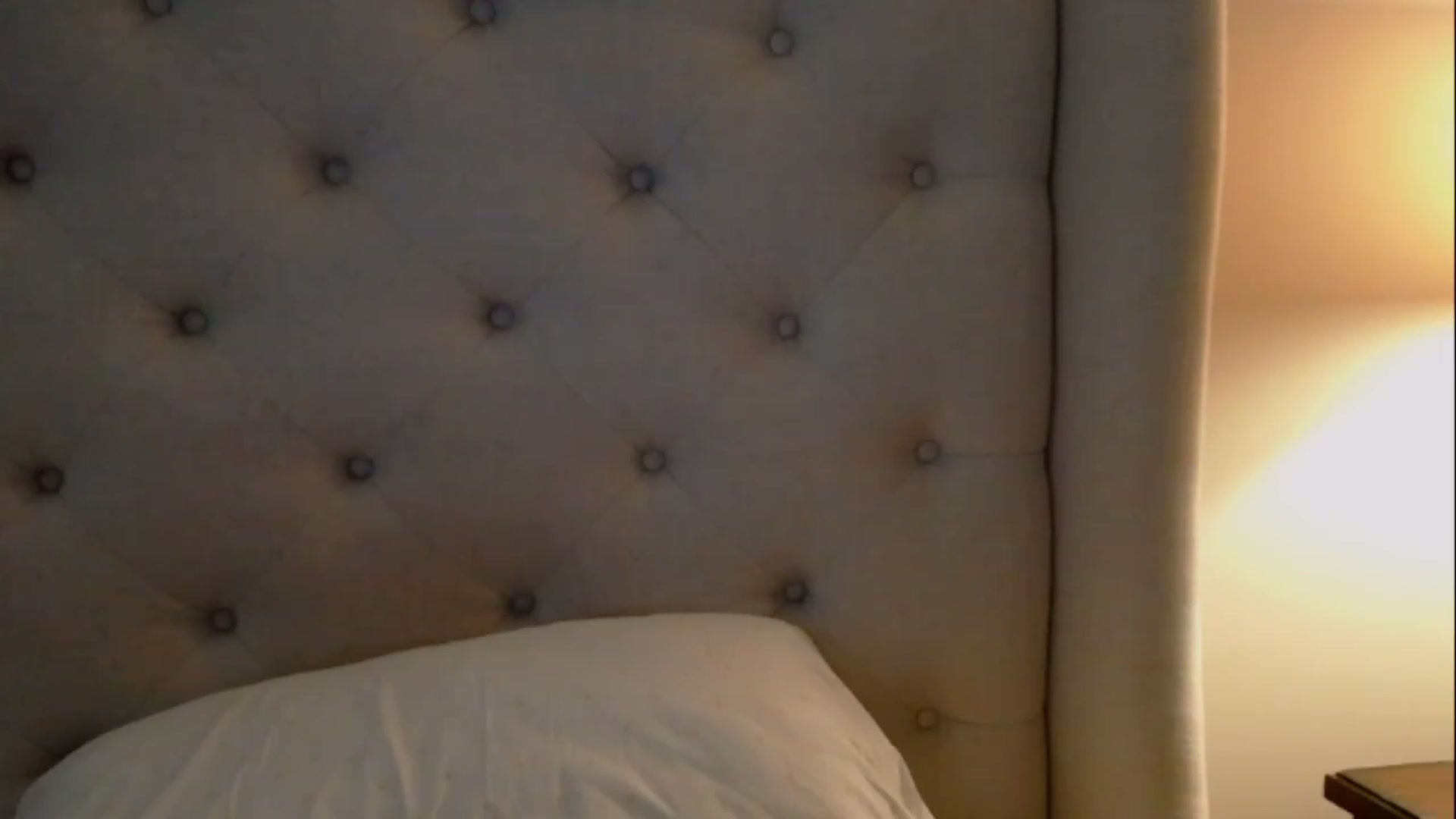 Gallery image thumbnail from J0llye's myfreecams stream on, 03/29/2023, 20:32 image 14 of 20