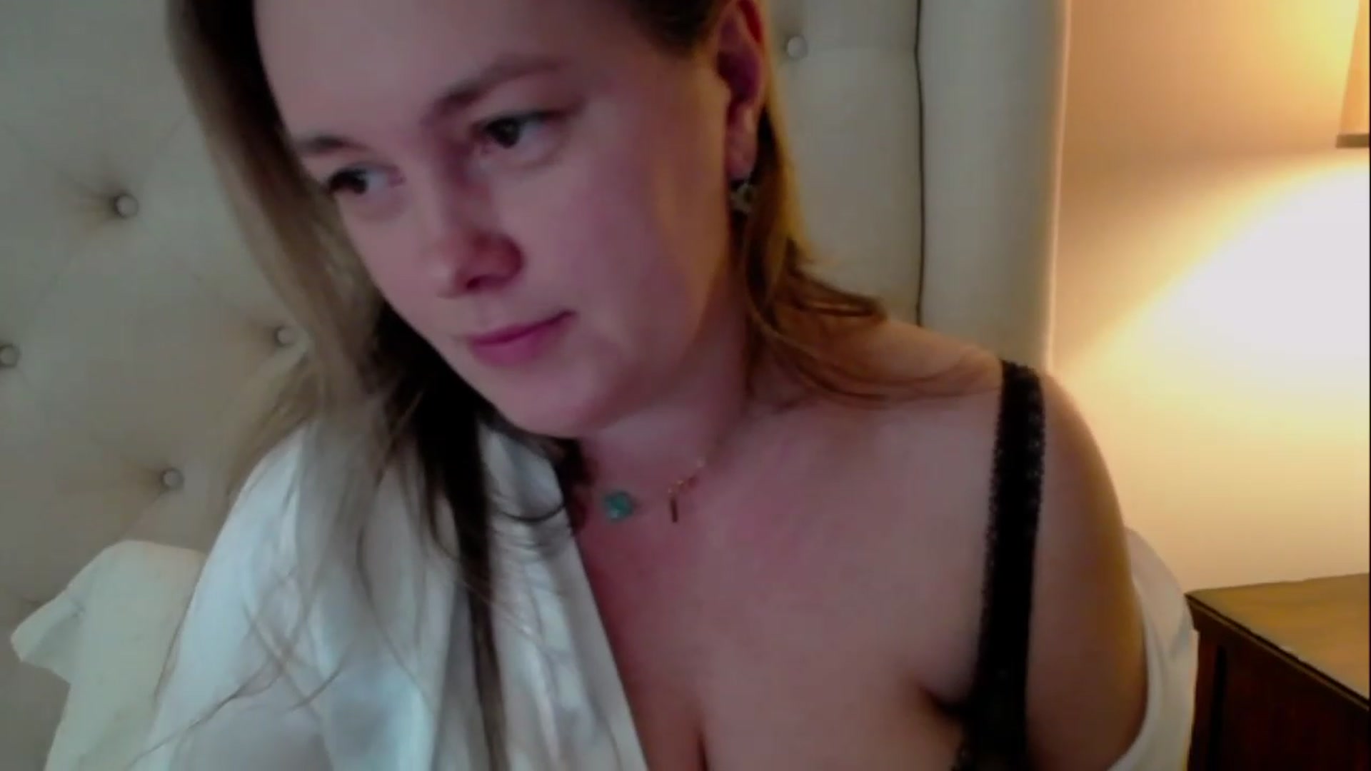 Gallery image thumbnail from J0llye's myfreecams stream on, 03/30/2023, 16:23 image 20 of 20