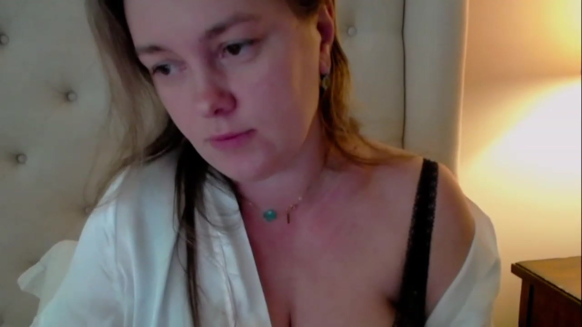 Gallery image thumbnail from J0llye's myfreecams stream on, 03/30/2023, 16:23 image 14 of 20