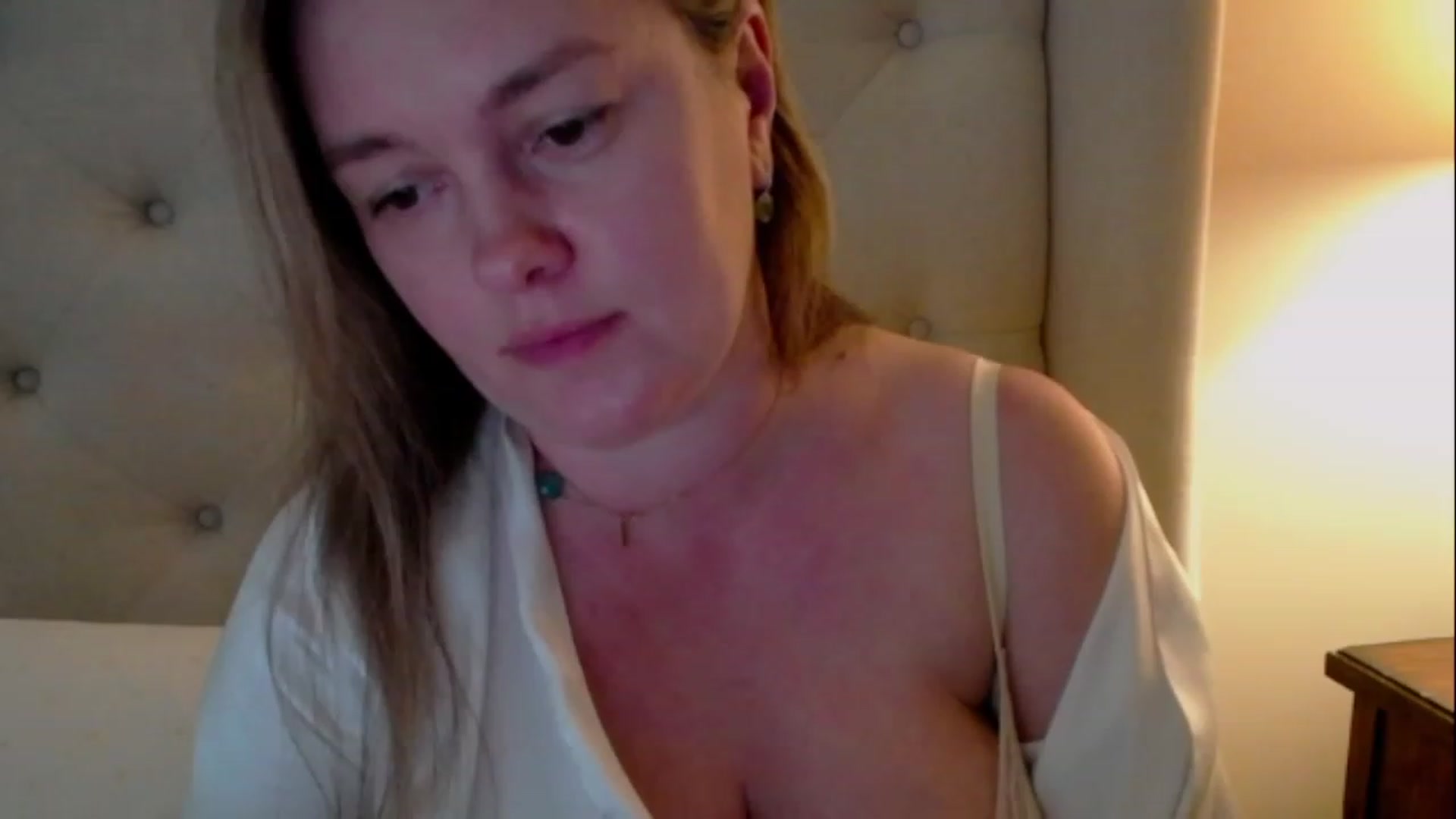 Gallery image thumbnail from J0llye's myfreecams stream on, 03/31/2023, 20:09 image 5 of 20