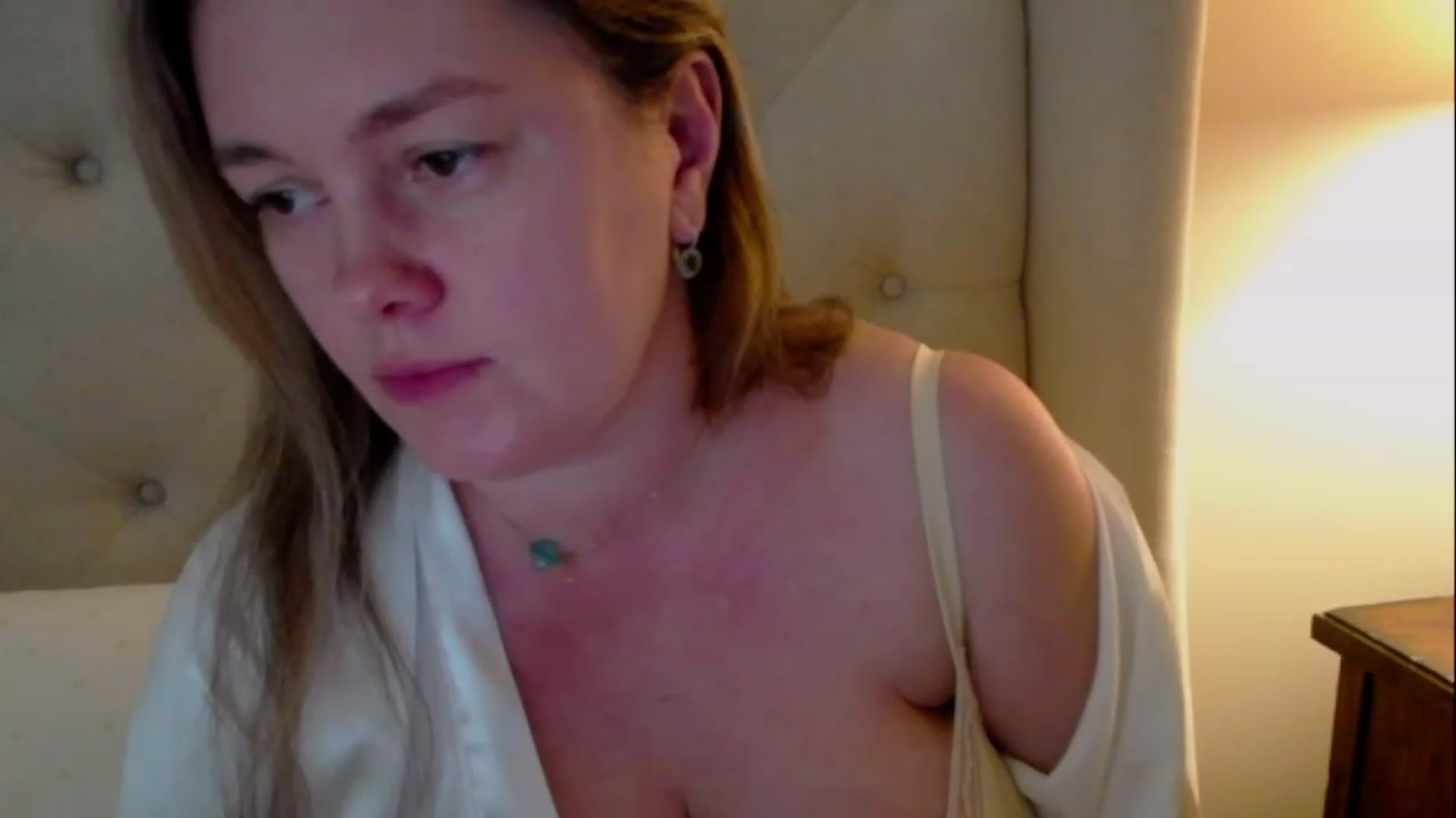 Gallery image thumbnail from J0llye's myfreecams stream on, 03/31/2023, 20:09 image 19 of 20