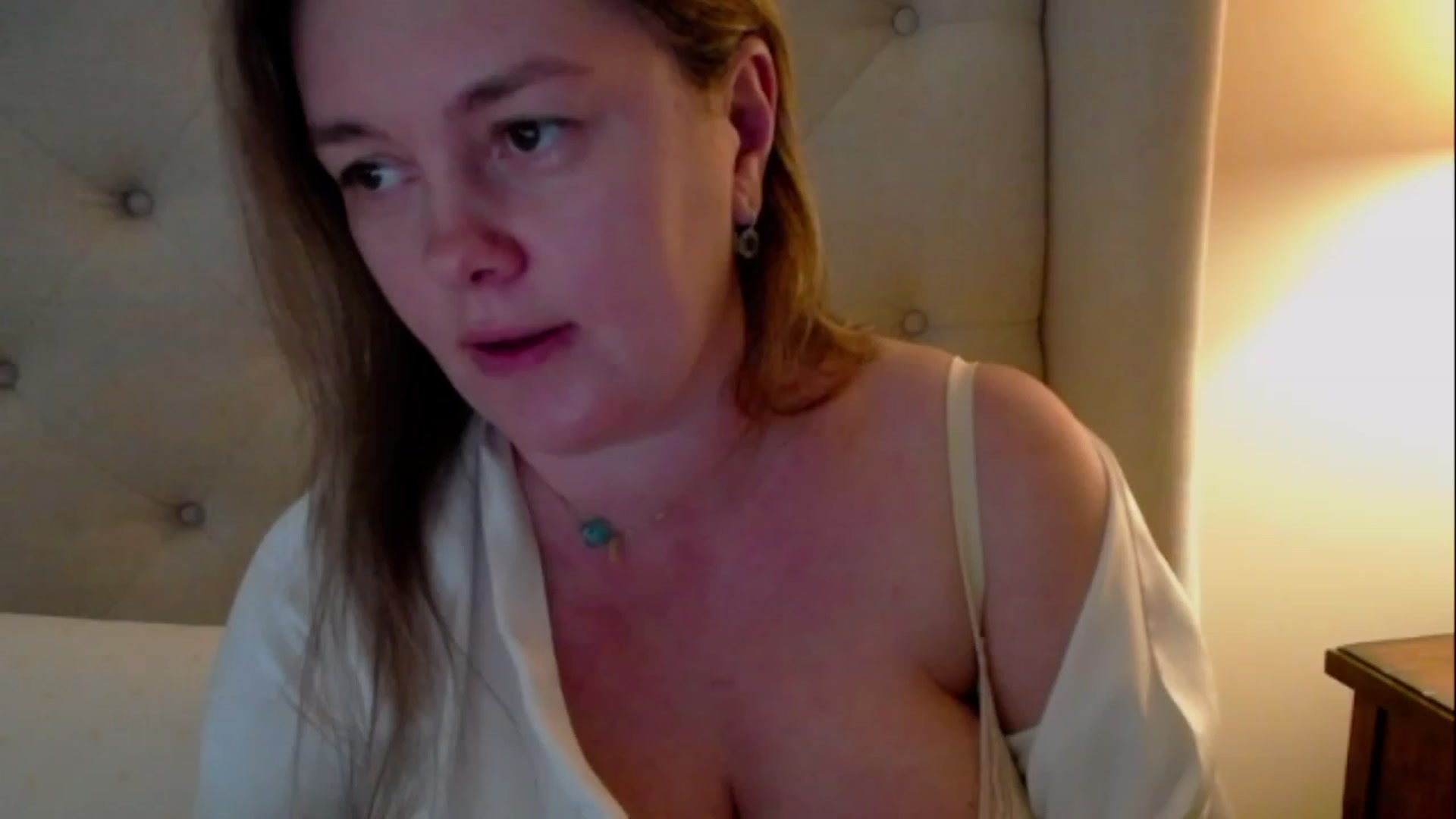 Gallery image thumbnail from J0llye's myfreecams stream on, 03/31/2023, 20:09 image 7 of 20