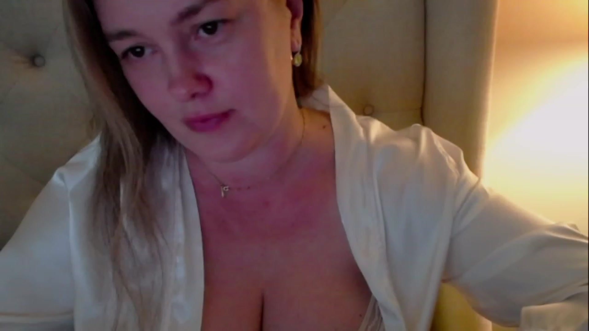 Gallery image thumbnail from J0llye's myfreecams stream on, 04/15/2023, 20:24 image 5 of 20
