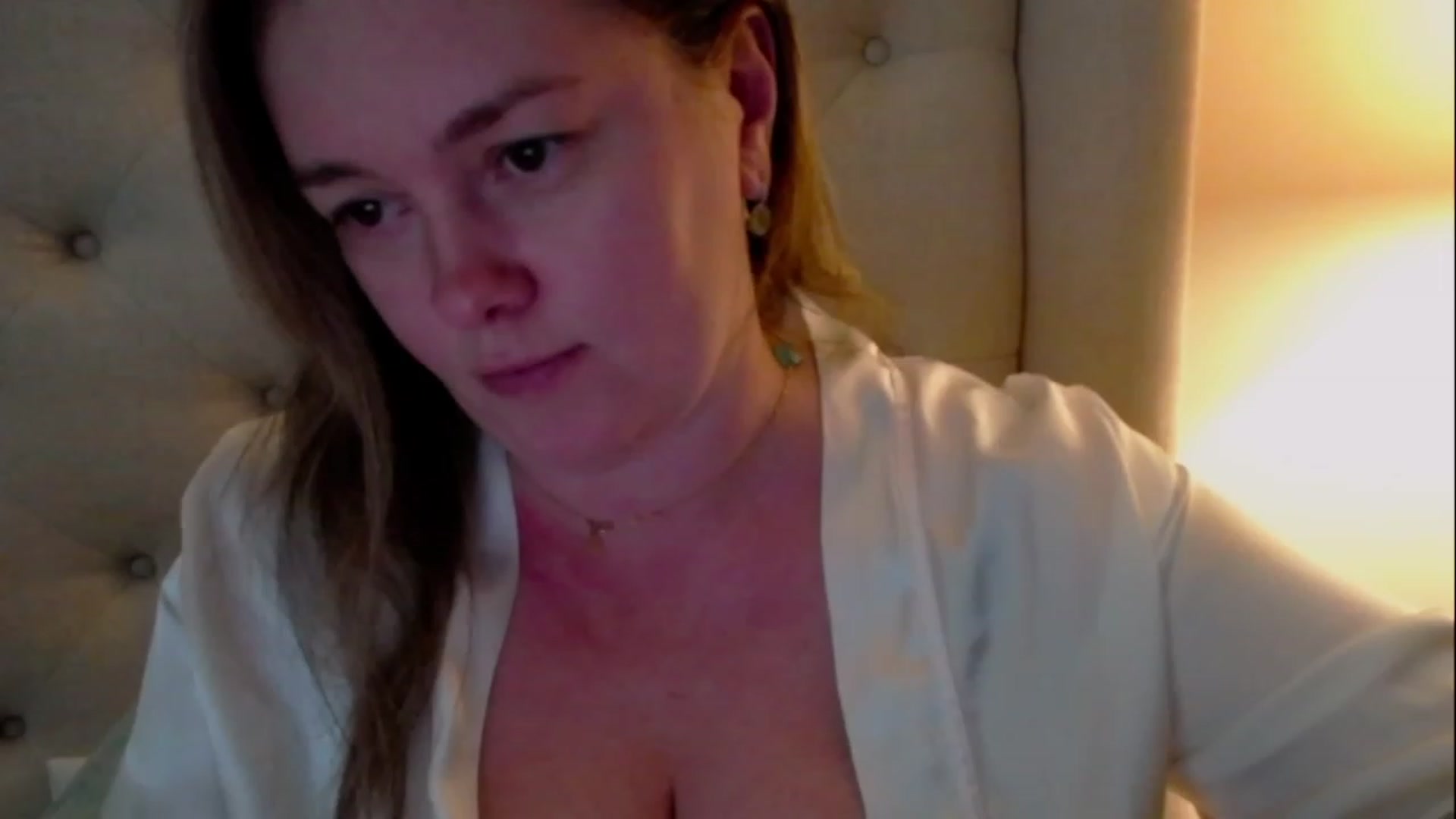 Gallery image thumbnail from J0llye's myfreecams stream on, 04/16/2023, 21:08 image 12 of 20