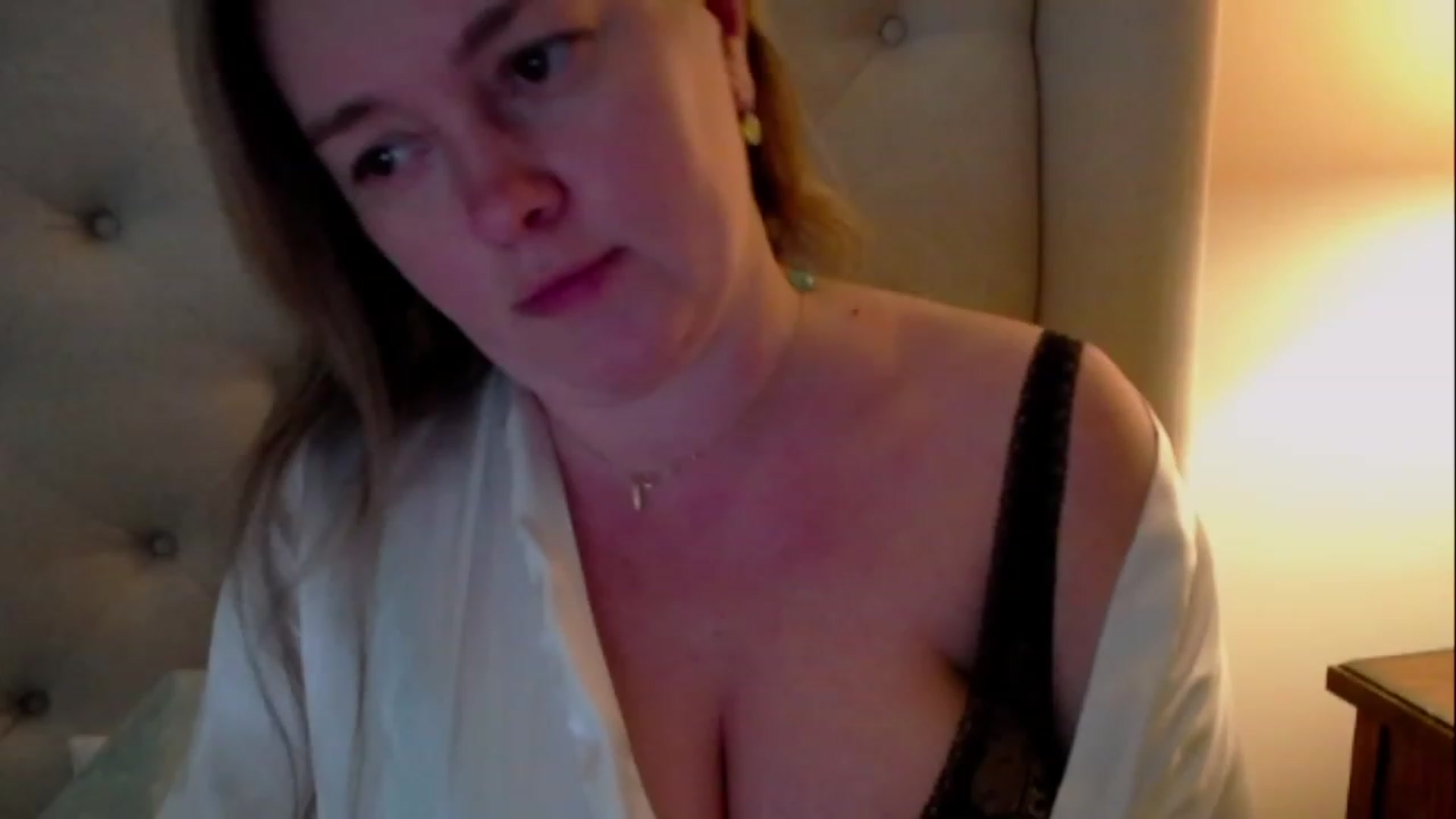 Gallery image thumbnail from J0llye's myfreecams stream on, 04/16/2023, 21:08 image 2 of 20