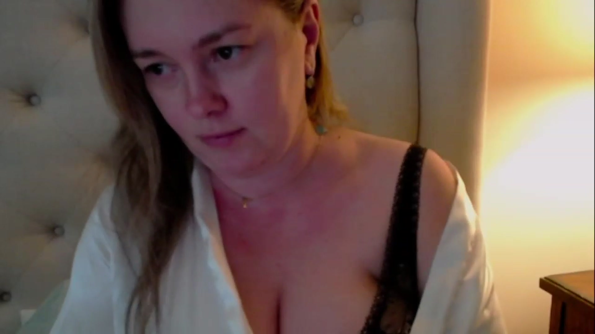 Gallery image thumbnail from J0llye's myfreecams stream on, 04/16/2023, 21:08 image 9 of 20
