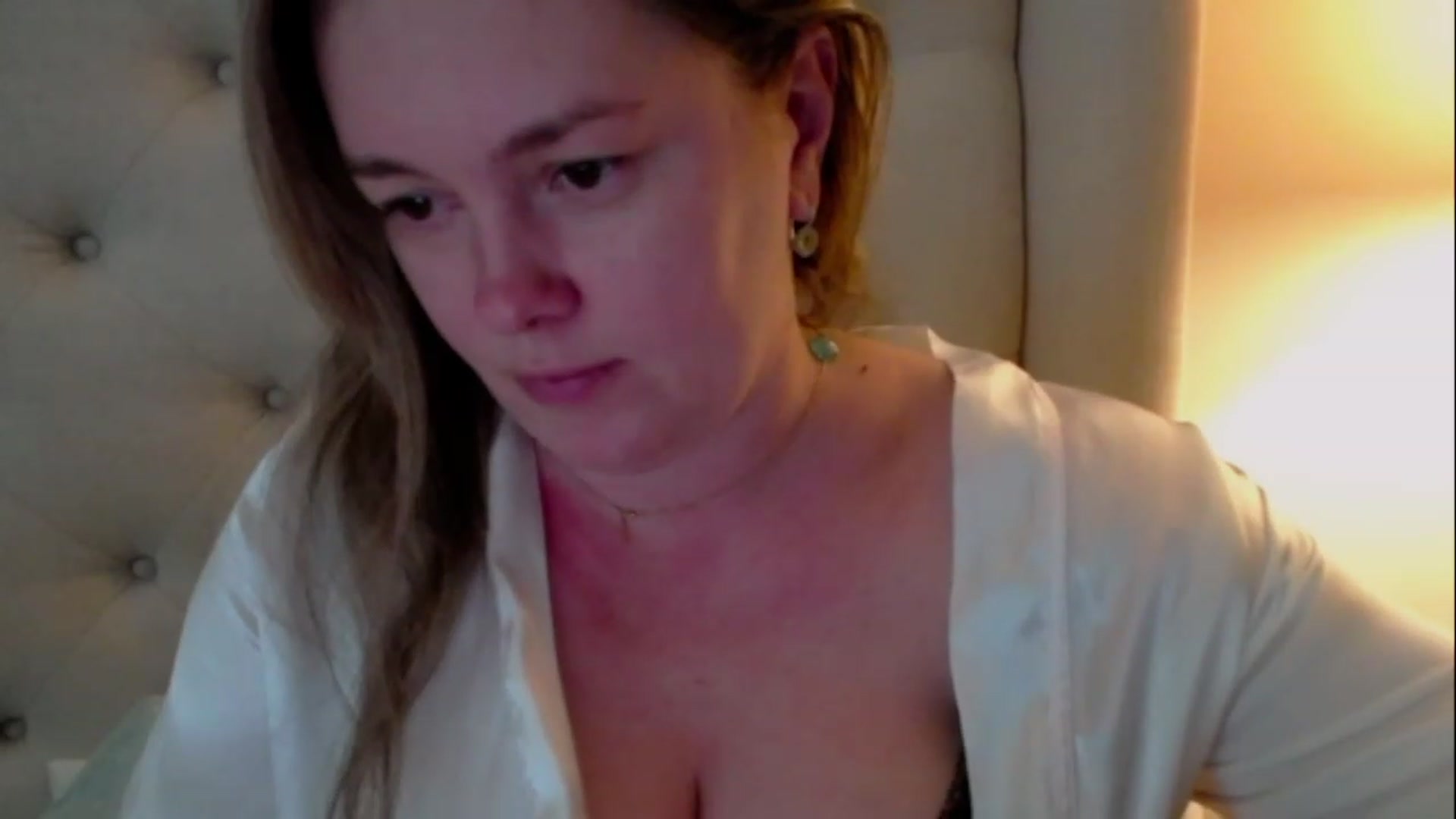 Gallery image thumbnail from J0llye's myfreecams stream on, 04/16/2023, 21:08 image 10 of 20