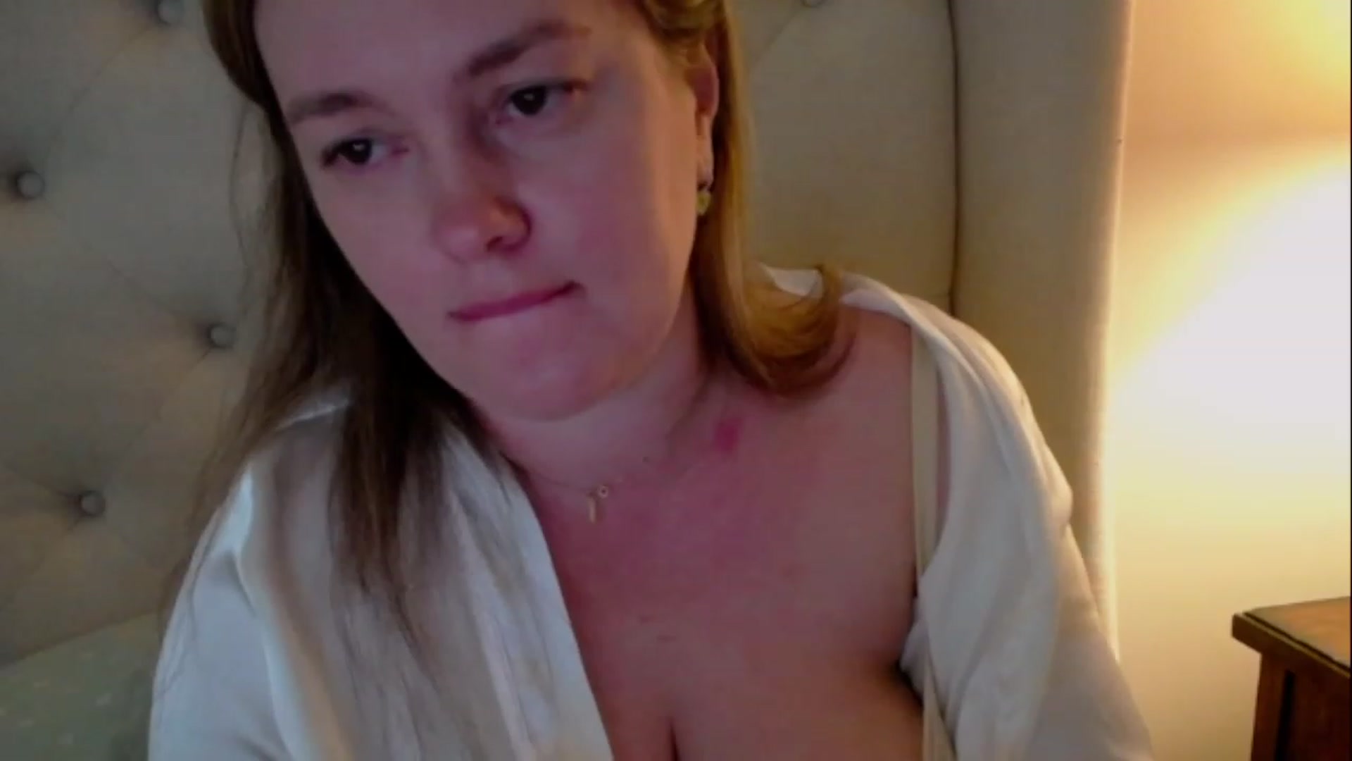 Gallery image thumbnail from J0llye's myfreecams stream on, 04/18/2023, 19:36 image 16 of 20