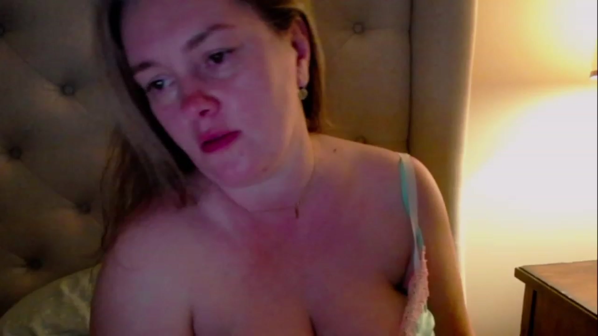Gallery image thumbnail from J0llye's myfreecams stream on, 04/20/2023, 04:18 image 9 of 20
