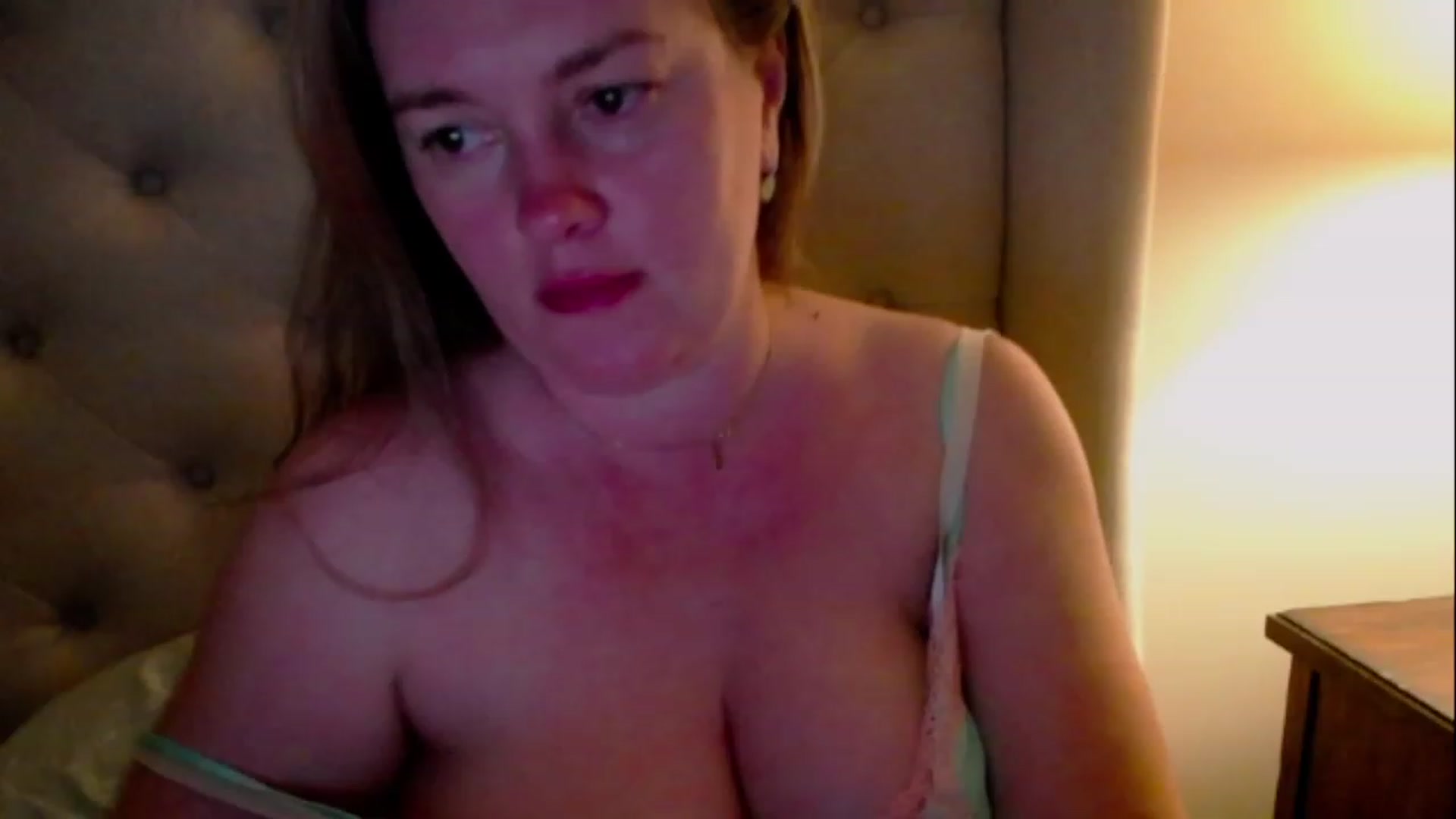 Gallery image thumbnail from J0llye's myfreecams stream on, 04/20/2023, 04:18 image 10 of 20