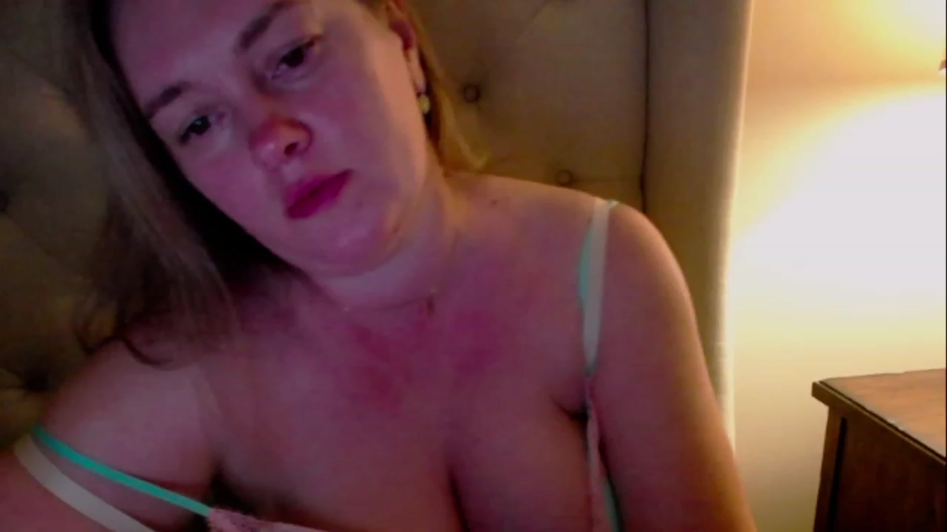 Gallery image thumbnail from J0llye's myfreecams stream on, 04/20/2023, 04:18 image 6 of 20