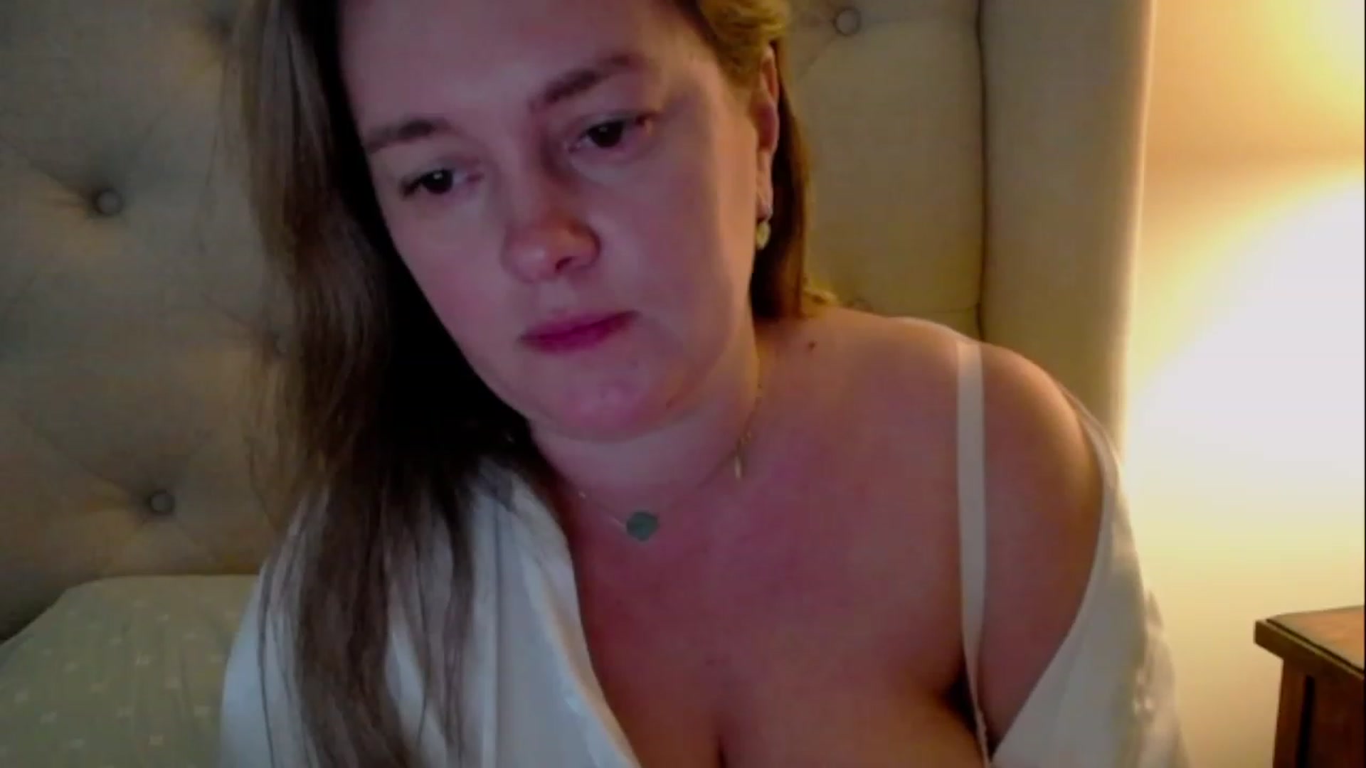 Gallery image thumbnail from J0llye's myfreecams stream on, 04/20/2023, 20:17 image 15 of 20