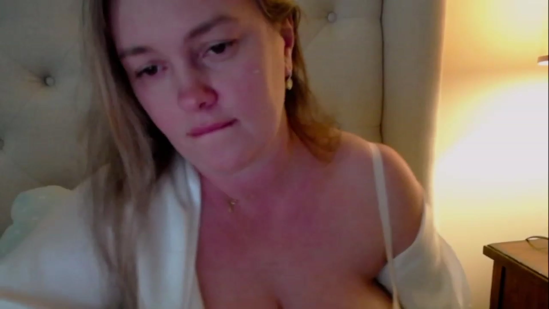 Gallery image thumbnail from J0llye's myfreecams stream on, 04/26/2023, 20:13 image 16 of 20