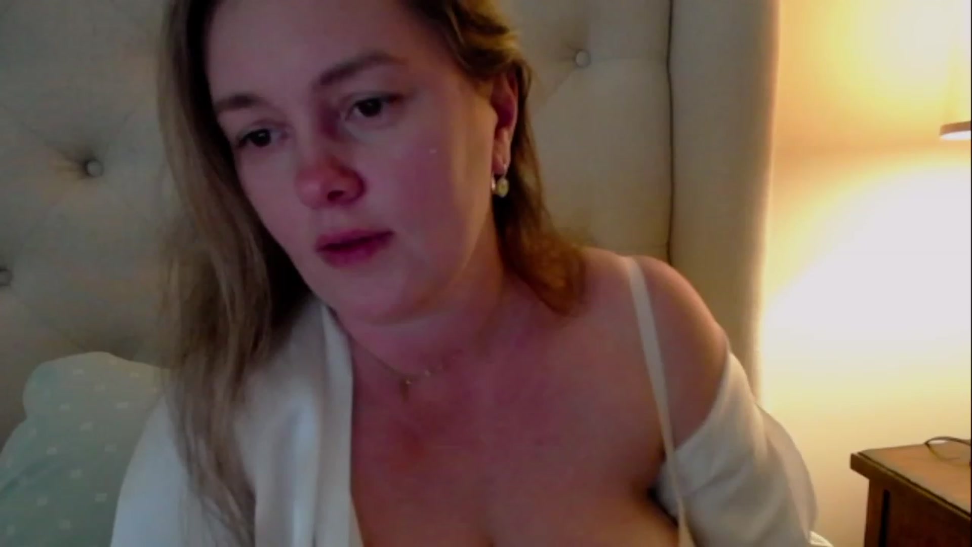 Gallery image thumbnail from J0llye's myfreecams stream on, 04/26/2023, 20:13 image 18 of 20