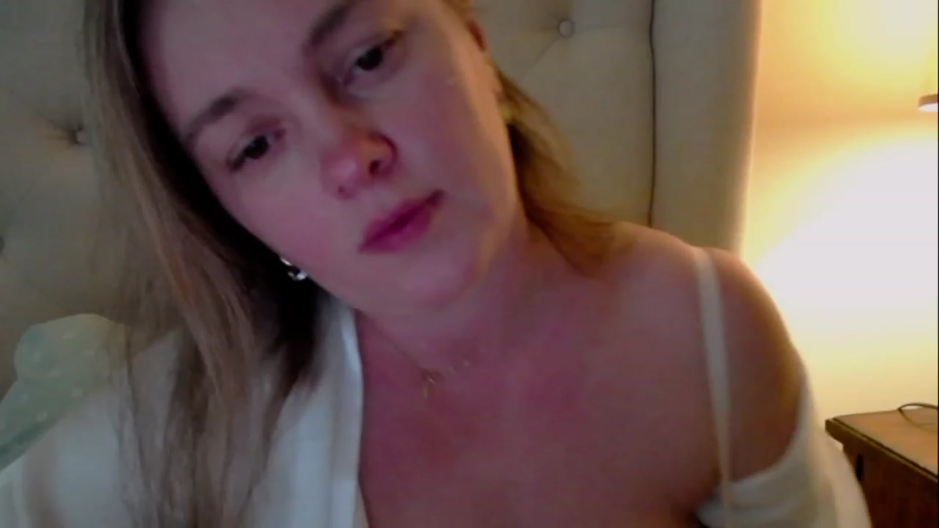 Gallery image thumbnail from J0llye's myfreecams stream on, 04/26/2023, 20:13 image 19 of 20