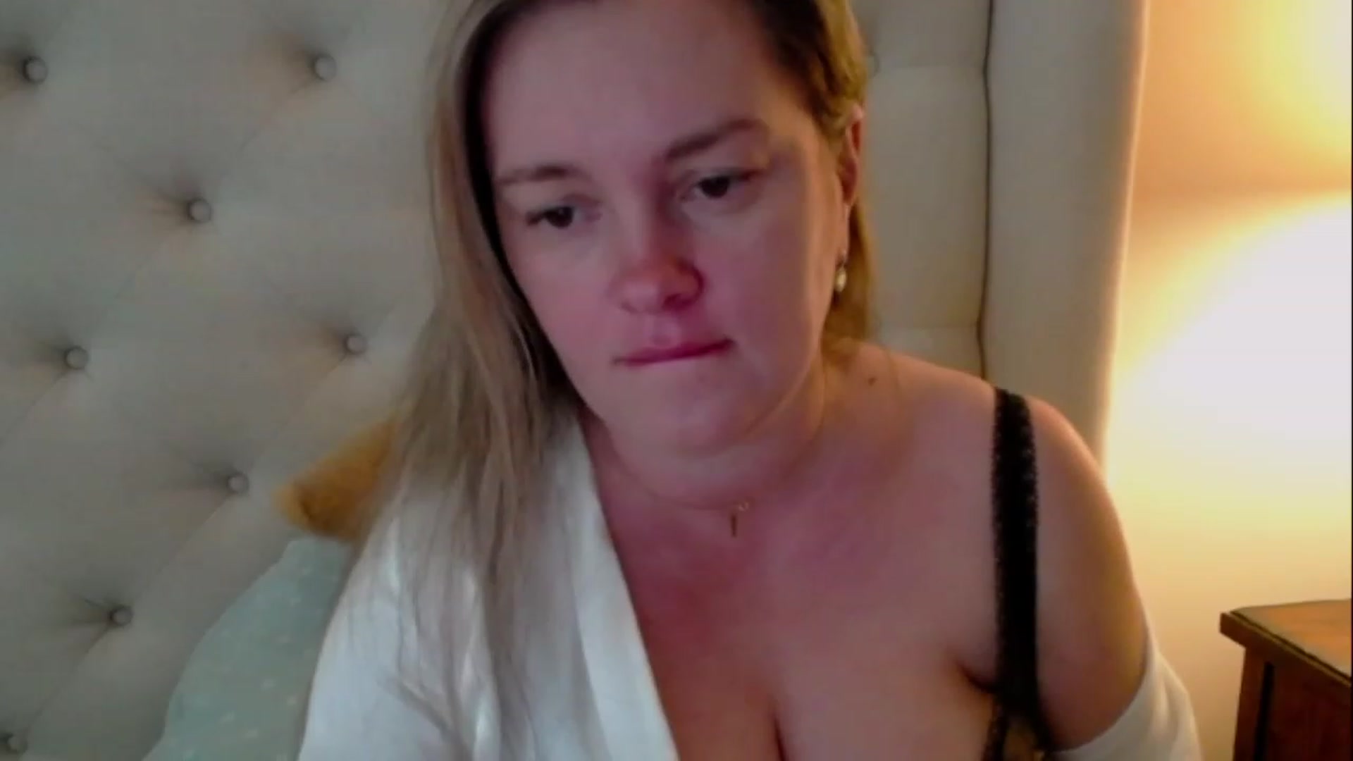 Gallery image thumbnail from J0llye's myfreecams stream on, 04/27/2023, 16:19 image 8 of 20