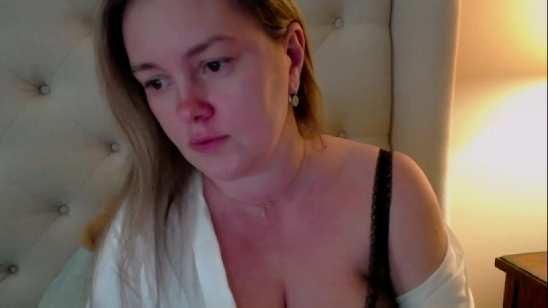 Gallery image thumbnail from J0llye's myfreecams stream on, 04/27/2023, 16:19 image 16 of 20