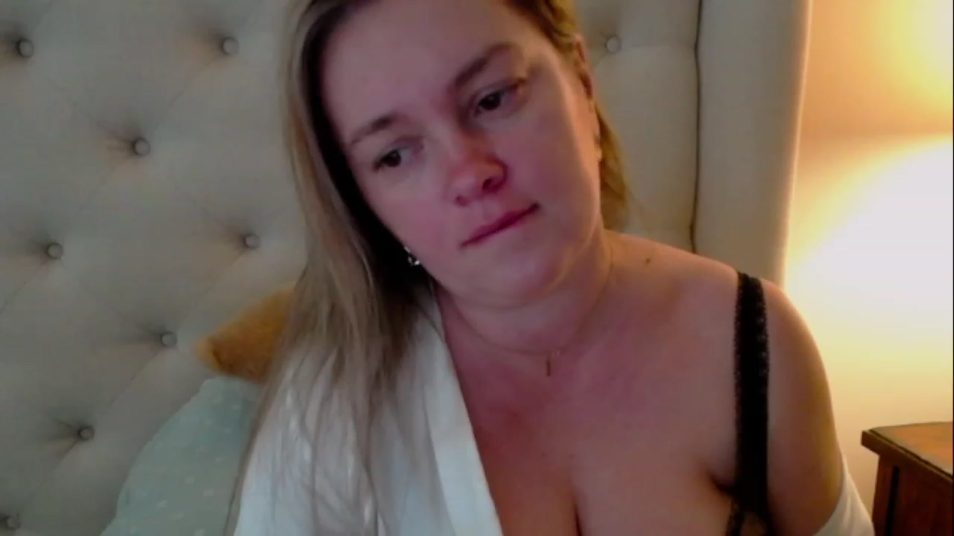 Gallery image thumbnail from J0llye's myfreecams stream on, 04/27/2023, 16:19 image 7 of 20