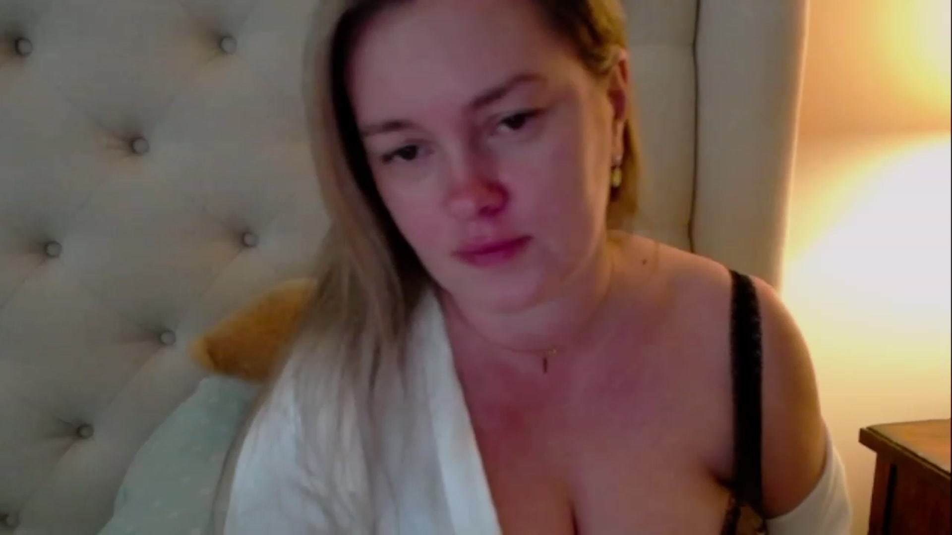 Gallery image thumbnail from J0llye's myfreecams stream on, 04/27/2023, 16:19 image 4 of 20