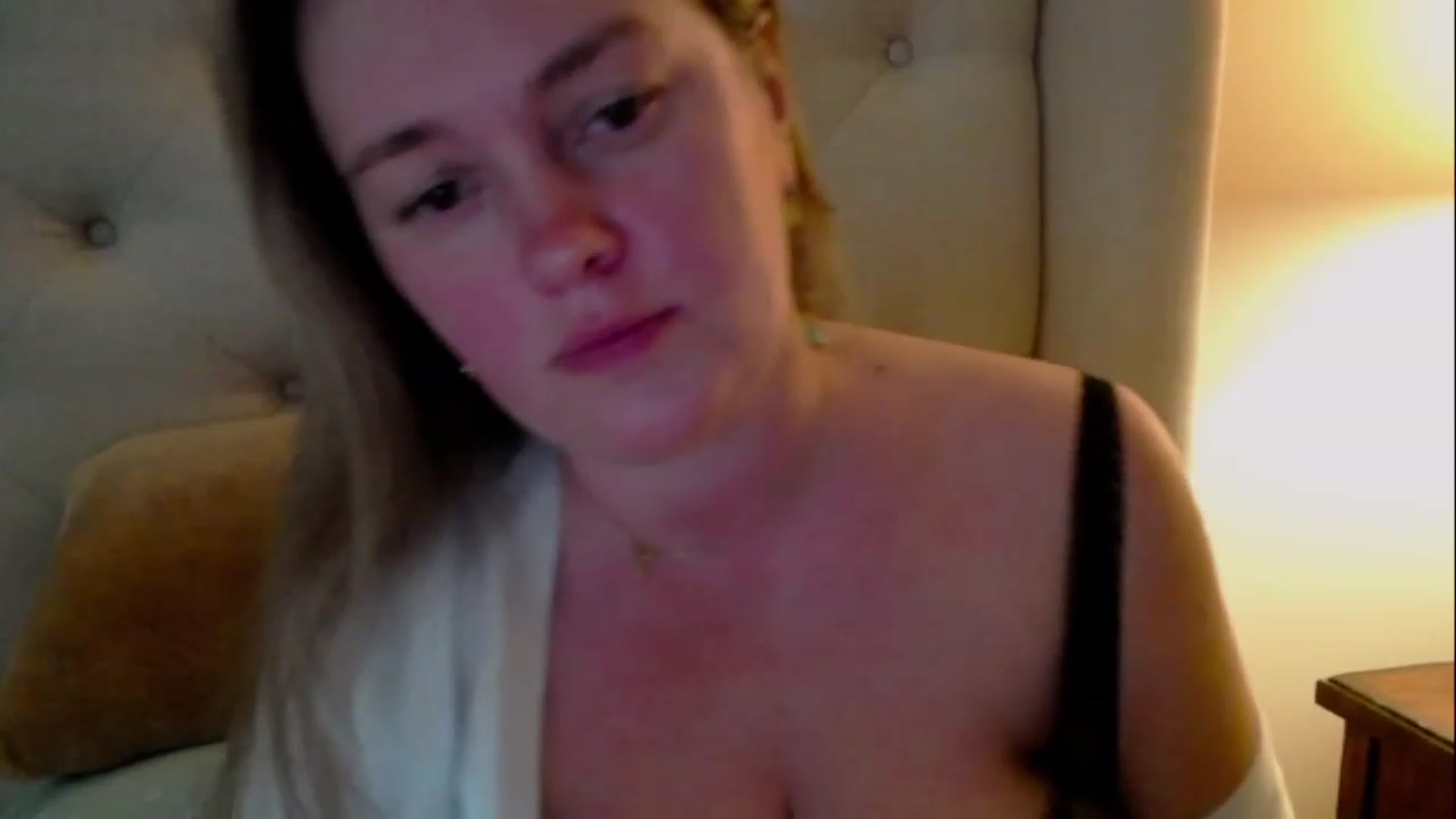 Gallery image thumbnail from J0llye's myfreecams stream on, 04/27/2023, 20:33 image 14 of 20