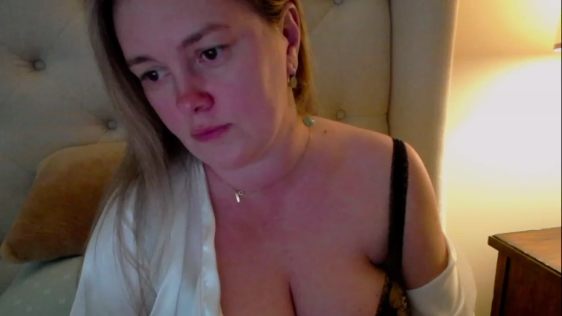Gallery image thumbnail from J0llye's myfreecams stream on, 04/27/2023, 20:33 image 10 of 20