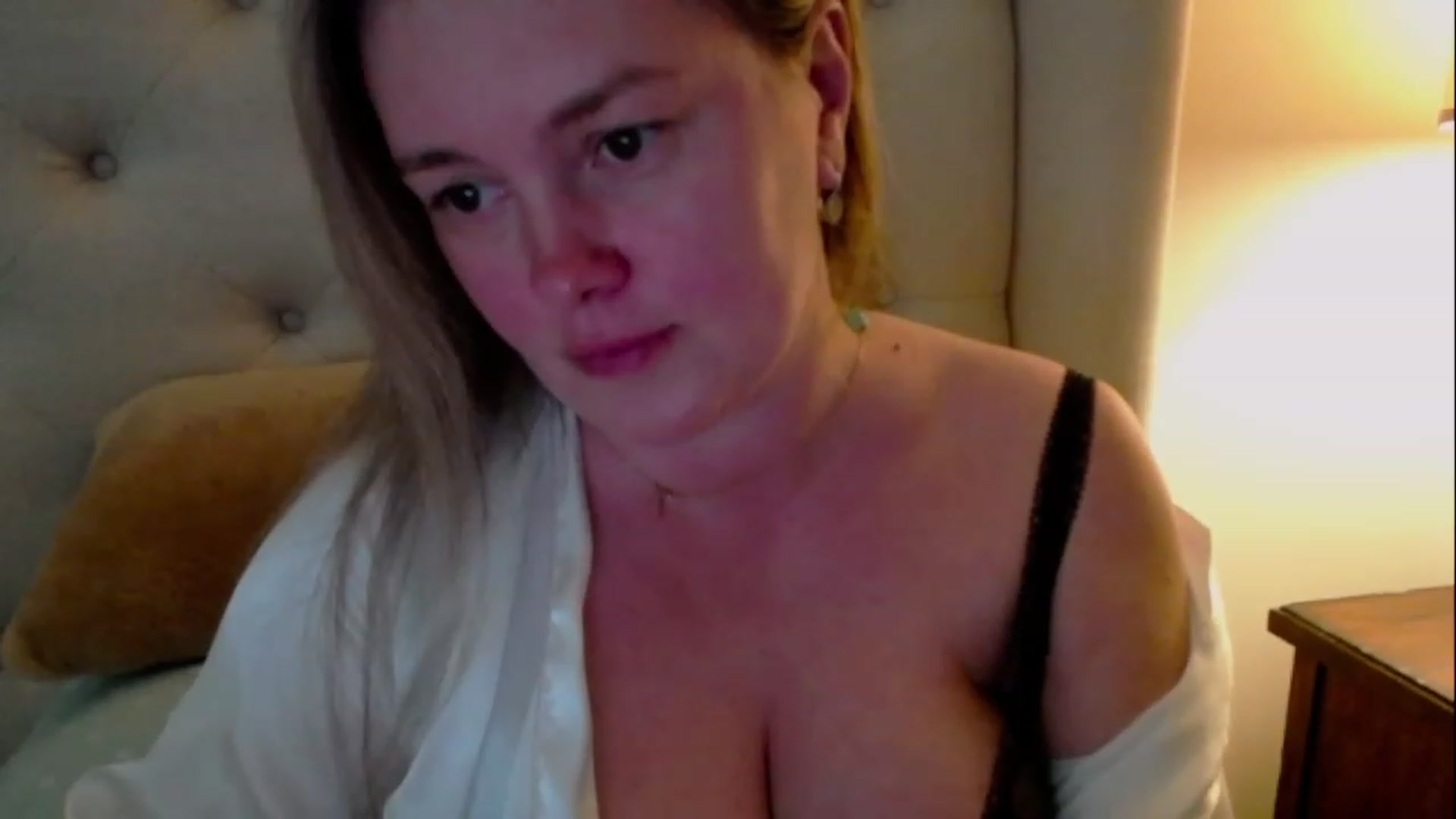 Gallery image thumbnail from J0llye's myfreecams stream on, 04/27/2023, 20:33 image 7 of 20