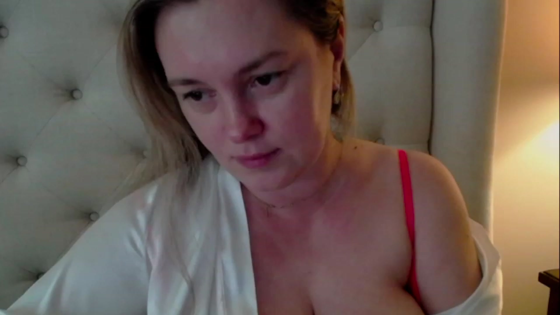 Gallery image thumbnail from J0llye's myfreecams stream on, 04/28/2023, 16:42 image 6 of 20