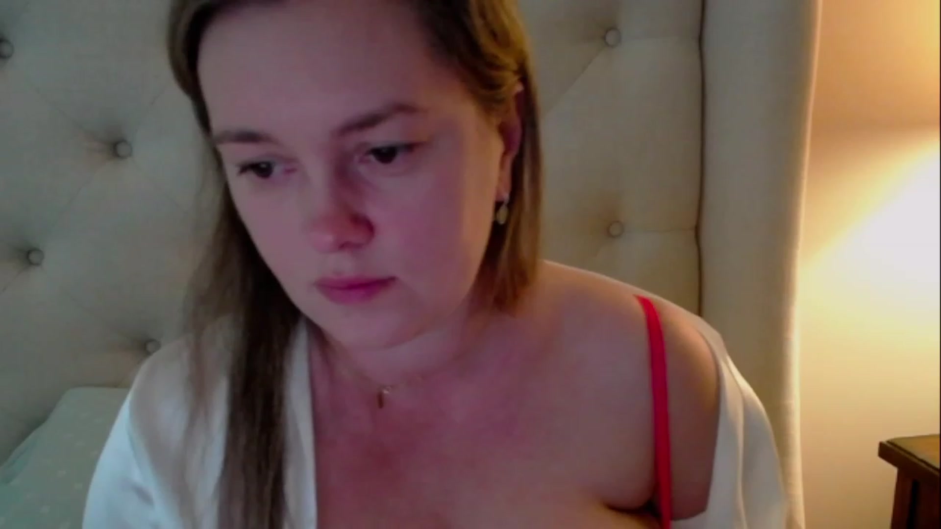 Gallery image thumbnail from J0llye's myfreecams stream on, 05/04/2023, 17:18 image 11 of 20