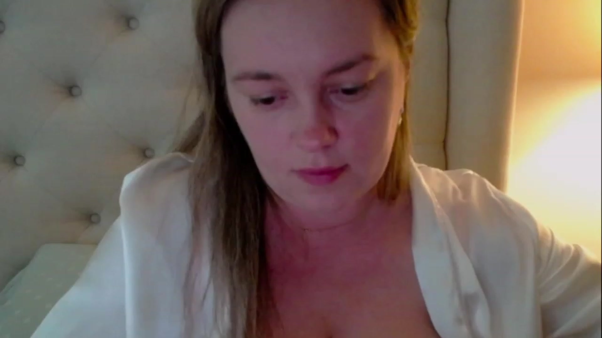 Gallery image thumbnail from J0llye's myfreecams stream on, 05/04/2023, 17:18 image 12 of 20