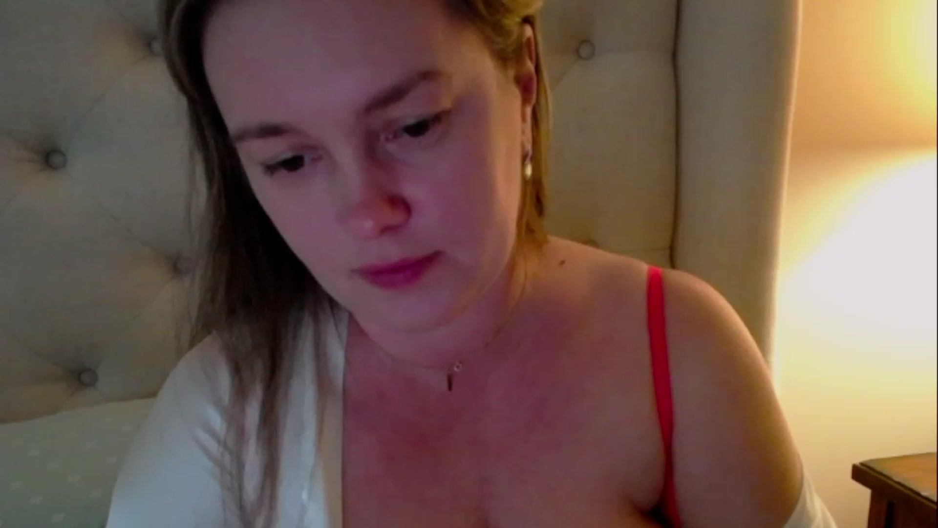 Gallery image thumbnail from J0llye's myfreecams stream on, 05/04/2023, 20:42 image 18 of 20