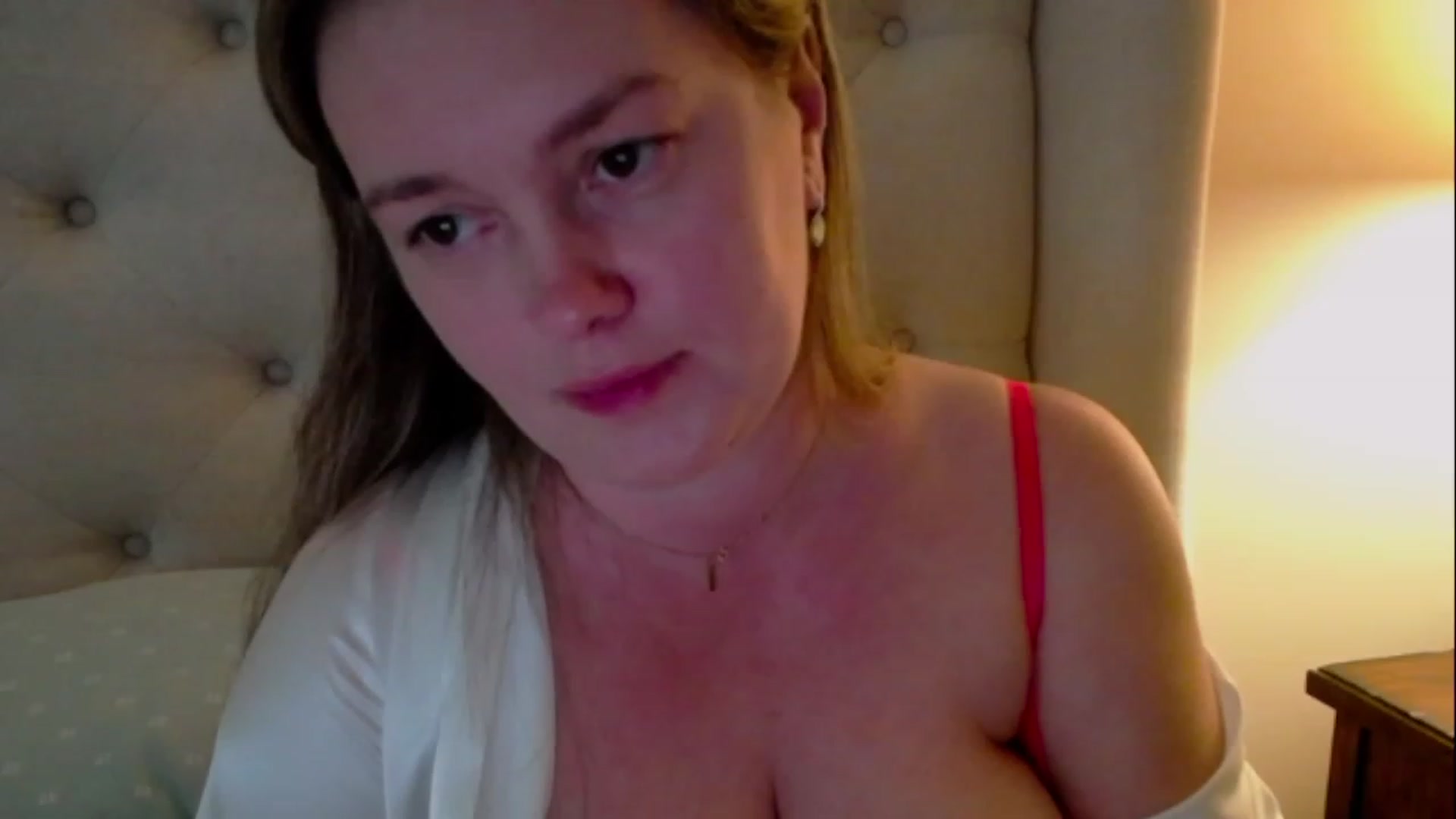 Gallery image thumbnail from J0llye's myfreecams stream on, 05/04/2023, 20:42 image 6 of 20