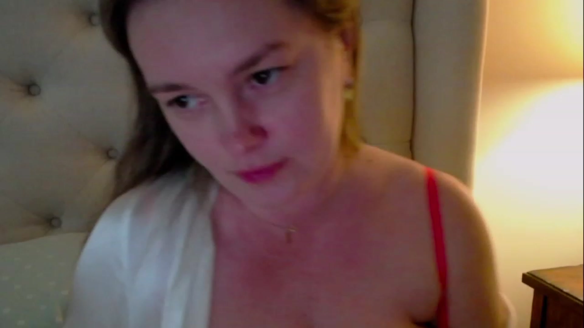 Gallery image thumbnail from J0llye's myfreecams stream on, 05/04/2023, 20:42 image 1 of 20