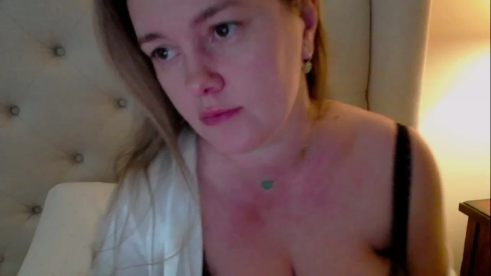 Gallery image thumbnail from J0llye's myfreecams stream on, 05/11/2023, 16:33 image 14 of 20