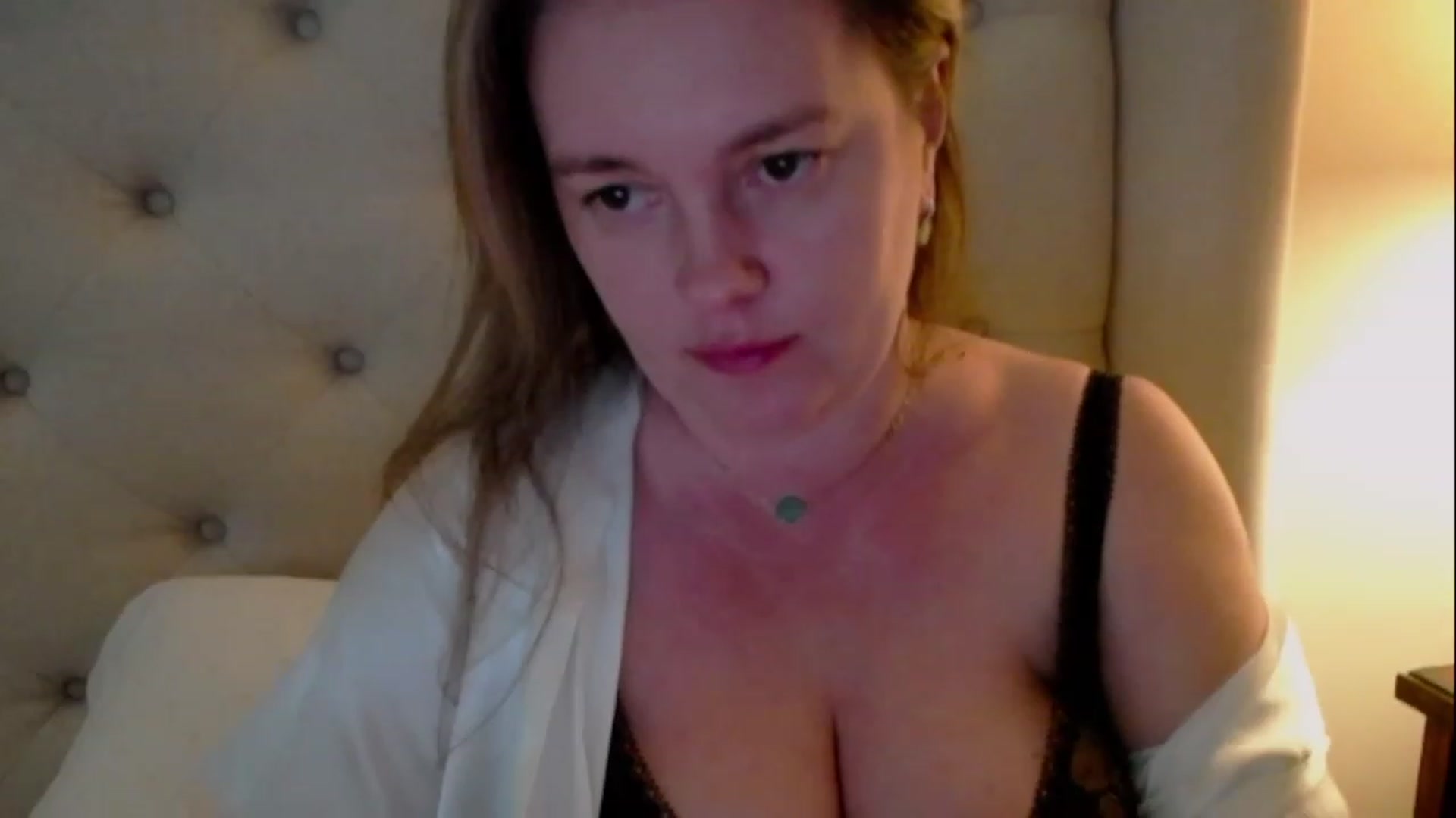 Gallery image thumbnail from J0llye's myfreecams stream on, 05/11/2023, 16:33 image 17 of 20