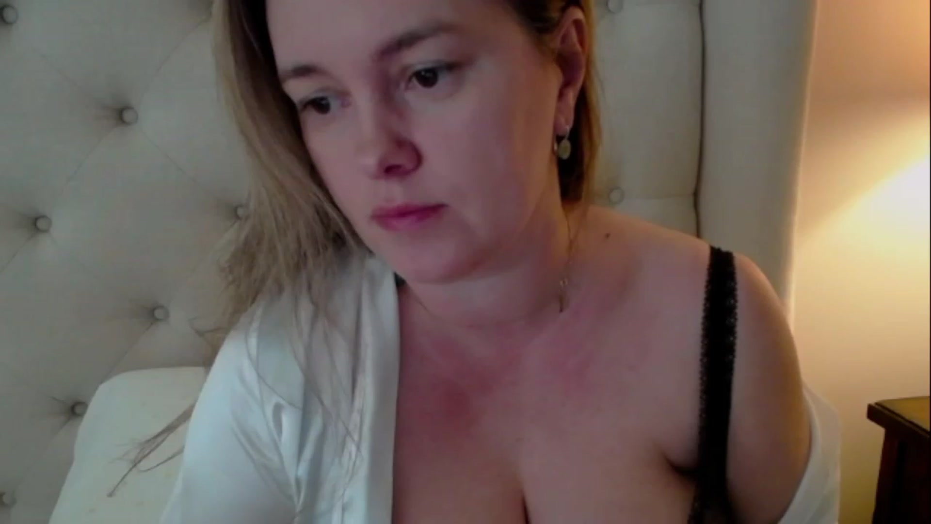 Gallery image thumbnail from J0llye's myfreecams stream on, 05/11/2023, 16:33 image 2 of 20