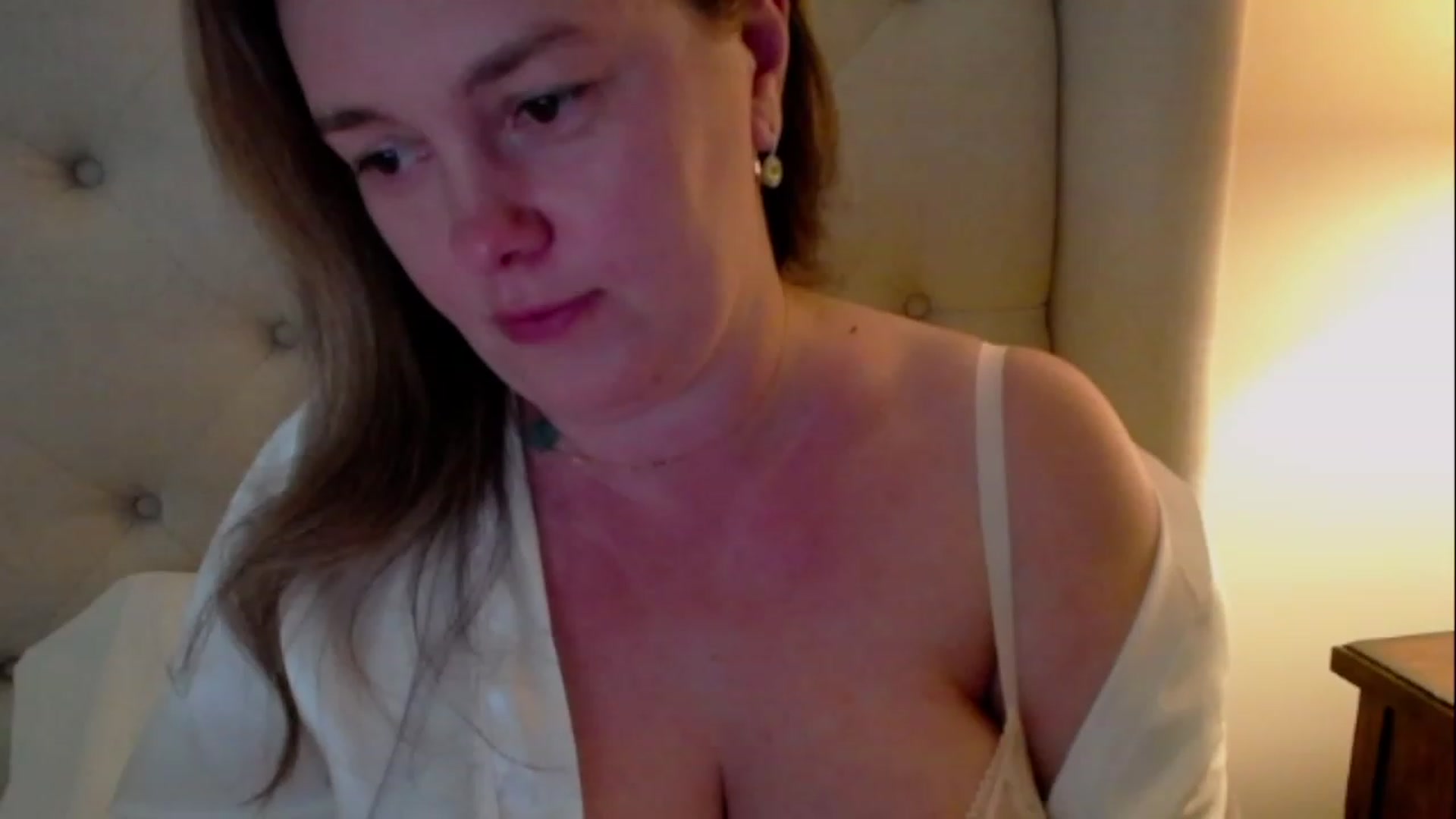 Gallery image thumbnail from J0llye's myfreecams stream on, 05/14/2023, 20:06 image 1 of 20