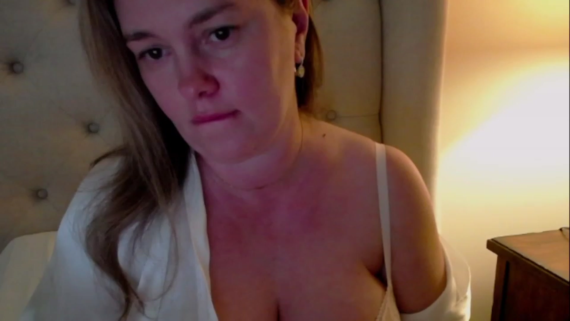 Gallery image thumbnail from J0llye's myfreecams stream on, 05/14/2023, 20:06 image 17 of 20
