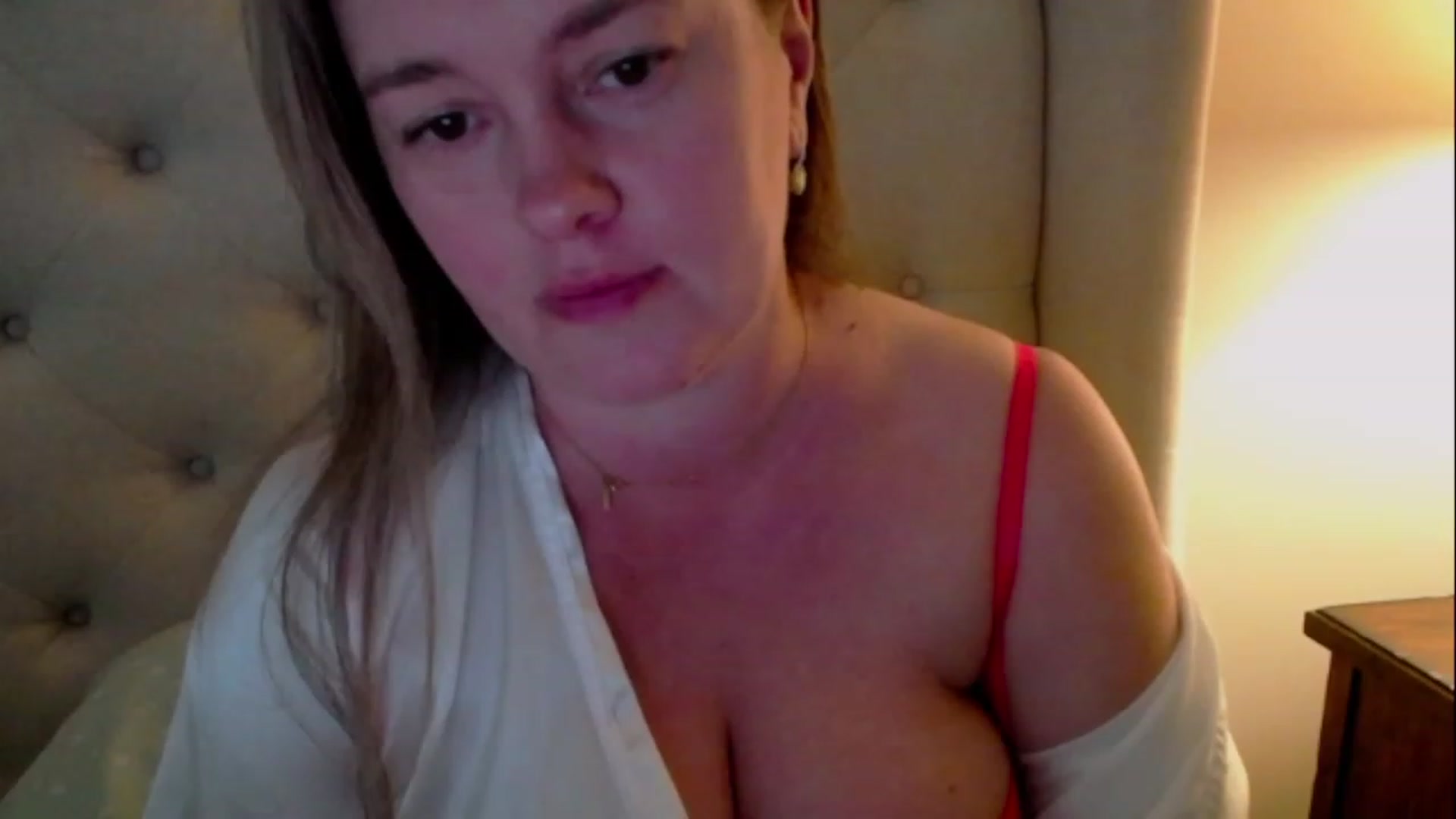 Gallery image thumbnail from J0llye's myfreecams stream on, 05/16/2023, 17:05 image 9 of 20
